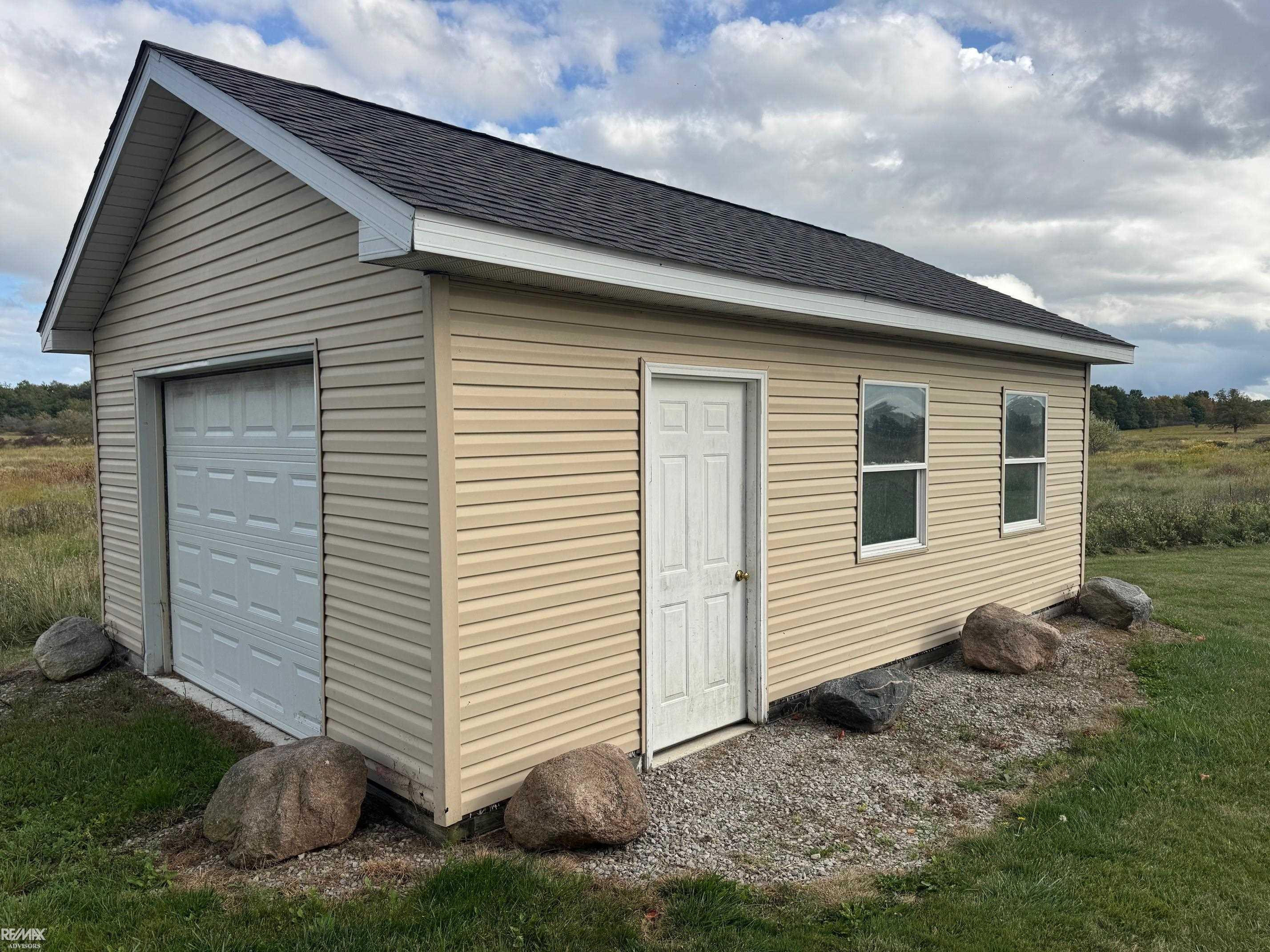 9817 Oatman Road, MI 48006 — Photo 32