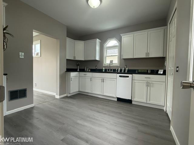 604 11th Street, Port Huron, MI 48060 — Photo 9