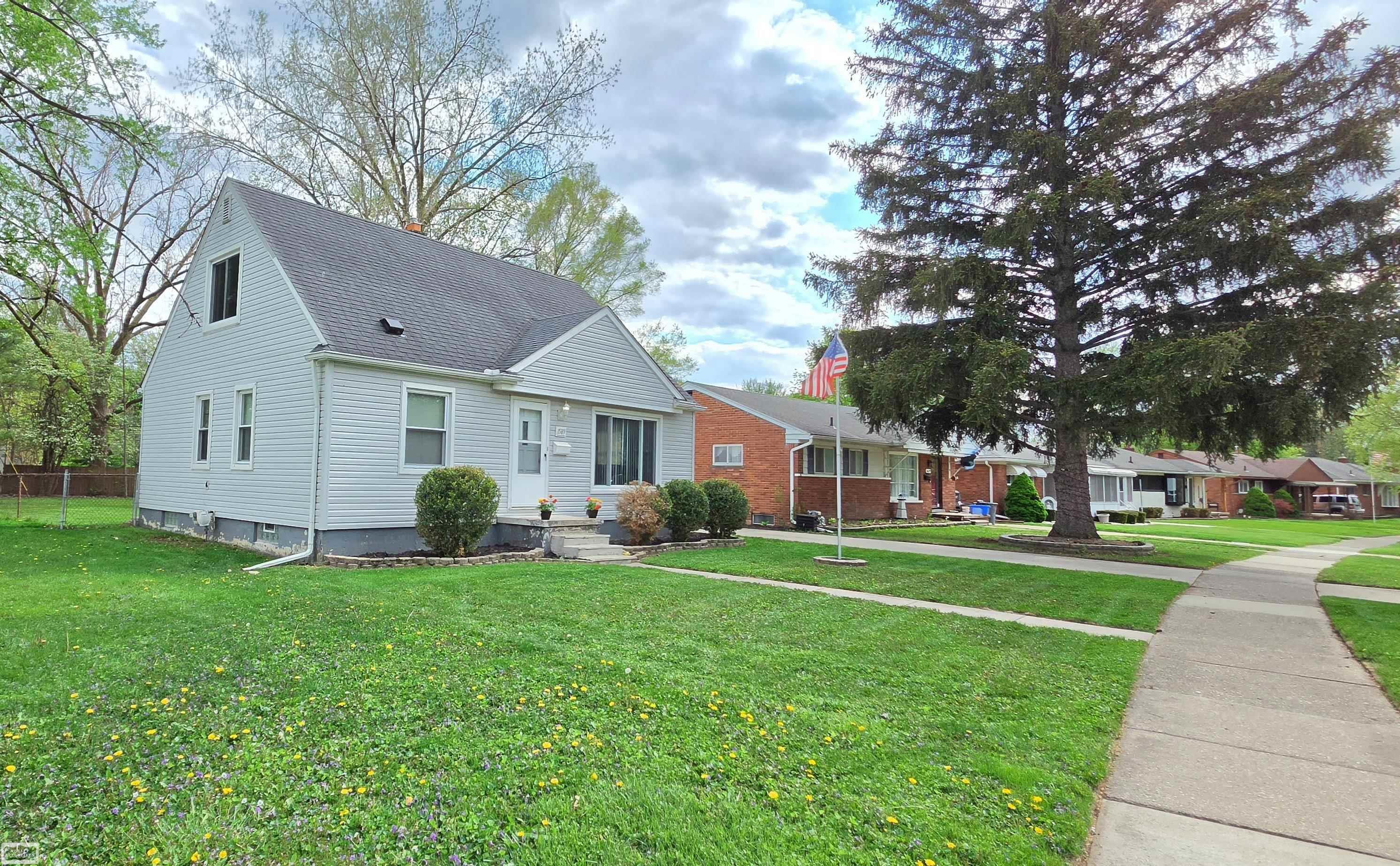 1589 Hampton Drive, Mount Clemens, MI 48043 — Photo 3