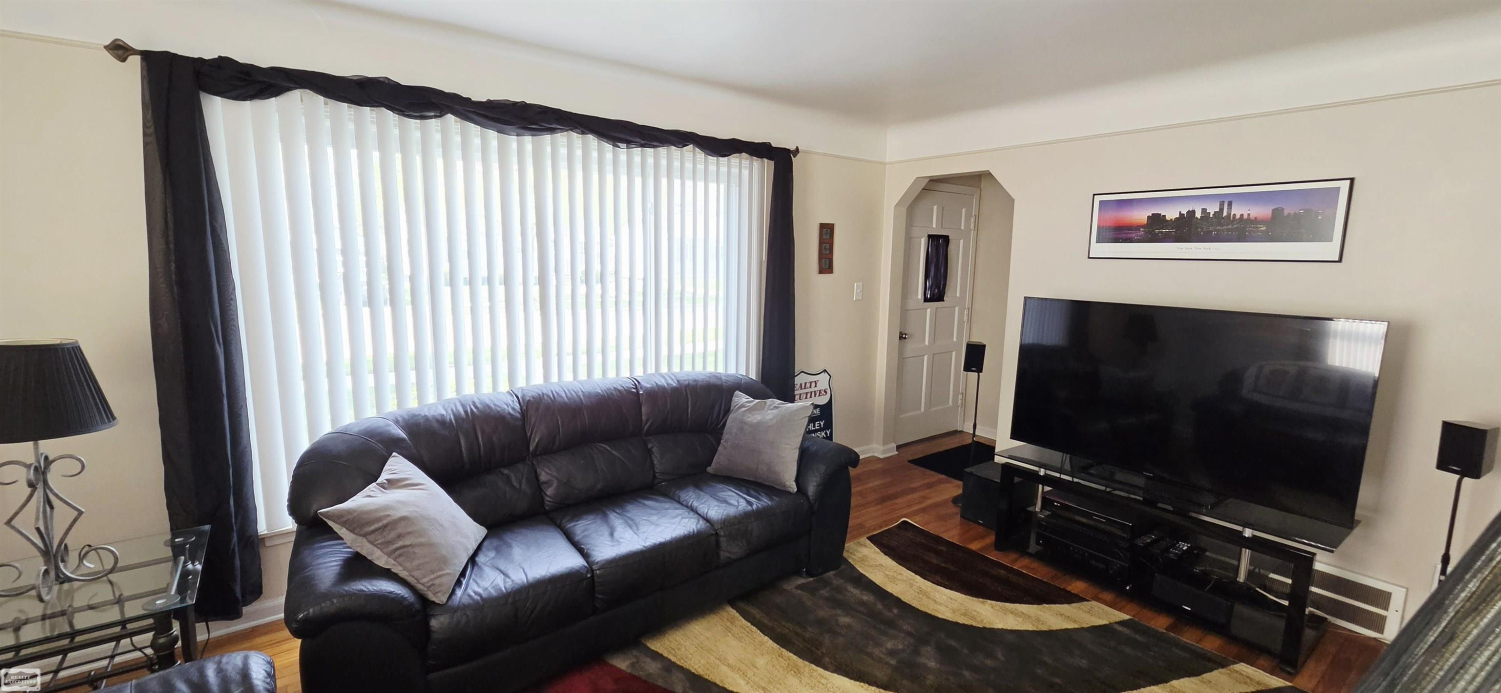 1589 Hampton Drive, Mount Clemens, MI 48043 — Photo 5