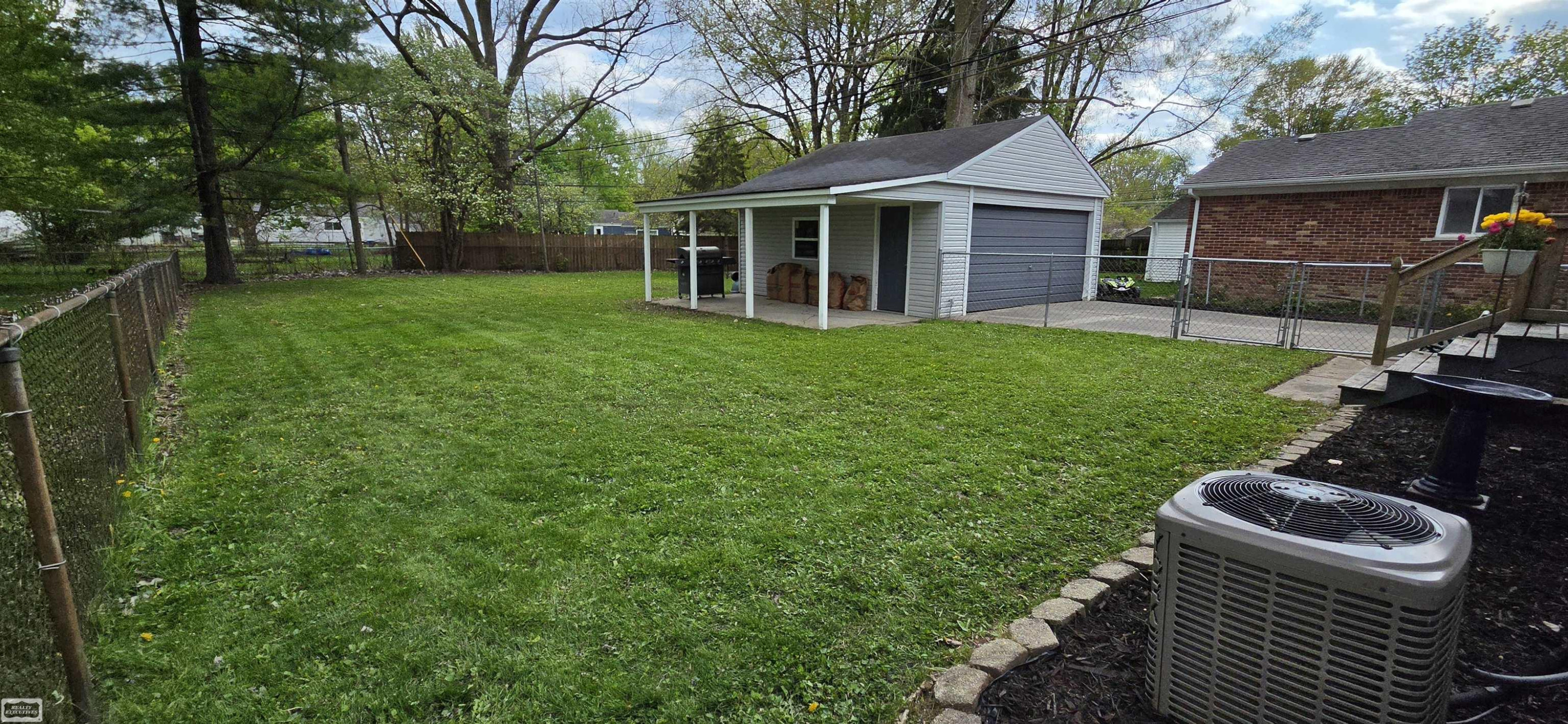 1589 Hampton Drive, Mount Clemens, MI 48043 — Photo 28