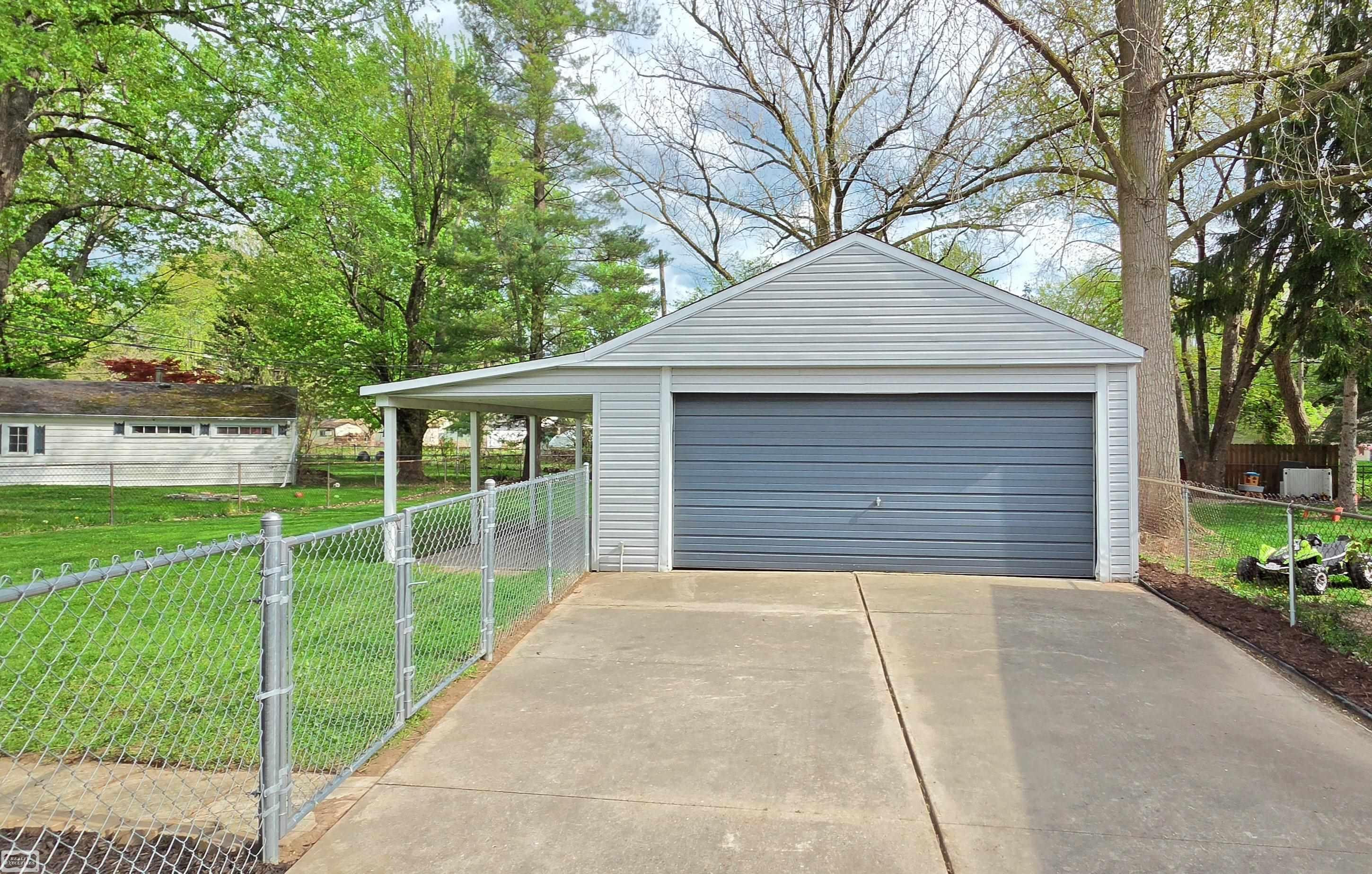 1589 Hampton Drive, Mount Clemens, MI 48043 — Photo 30