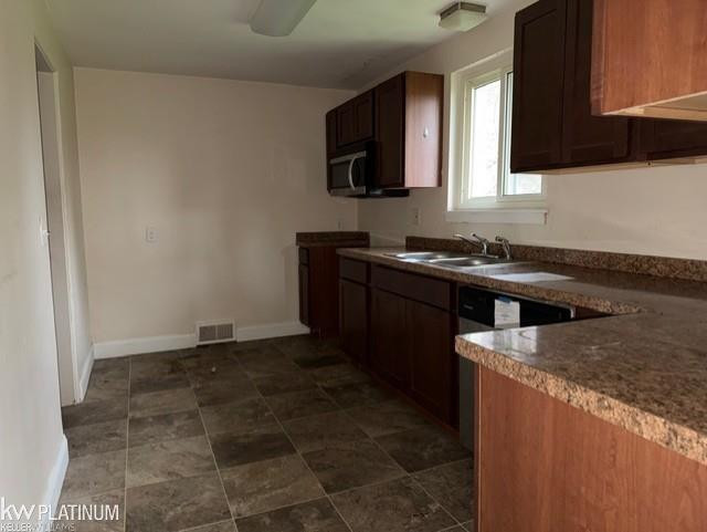 5439 River Road, MI — Photo 4