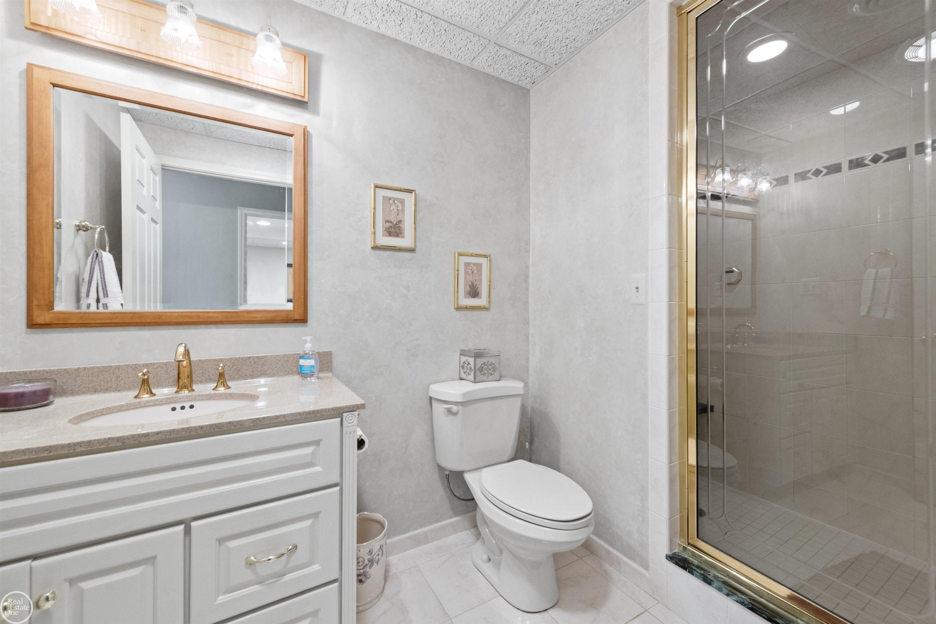 15790 Farmview Court, Fraser, MI 48026 — Photo 34
