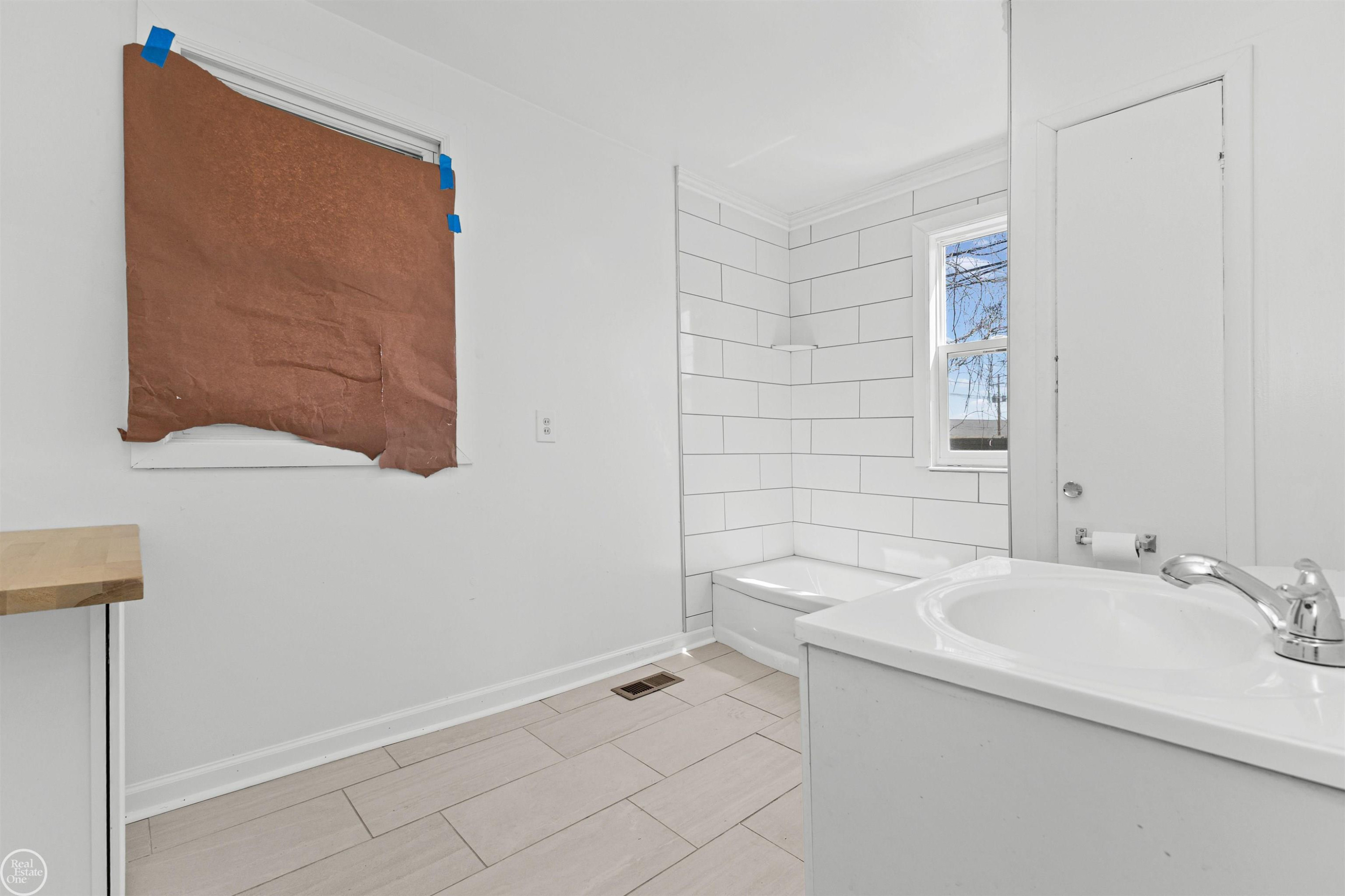 26500 Greenleaf Street, Roseville, MI 48066 — Photo 21