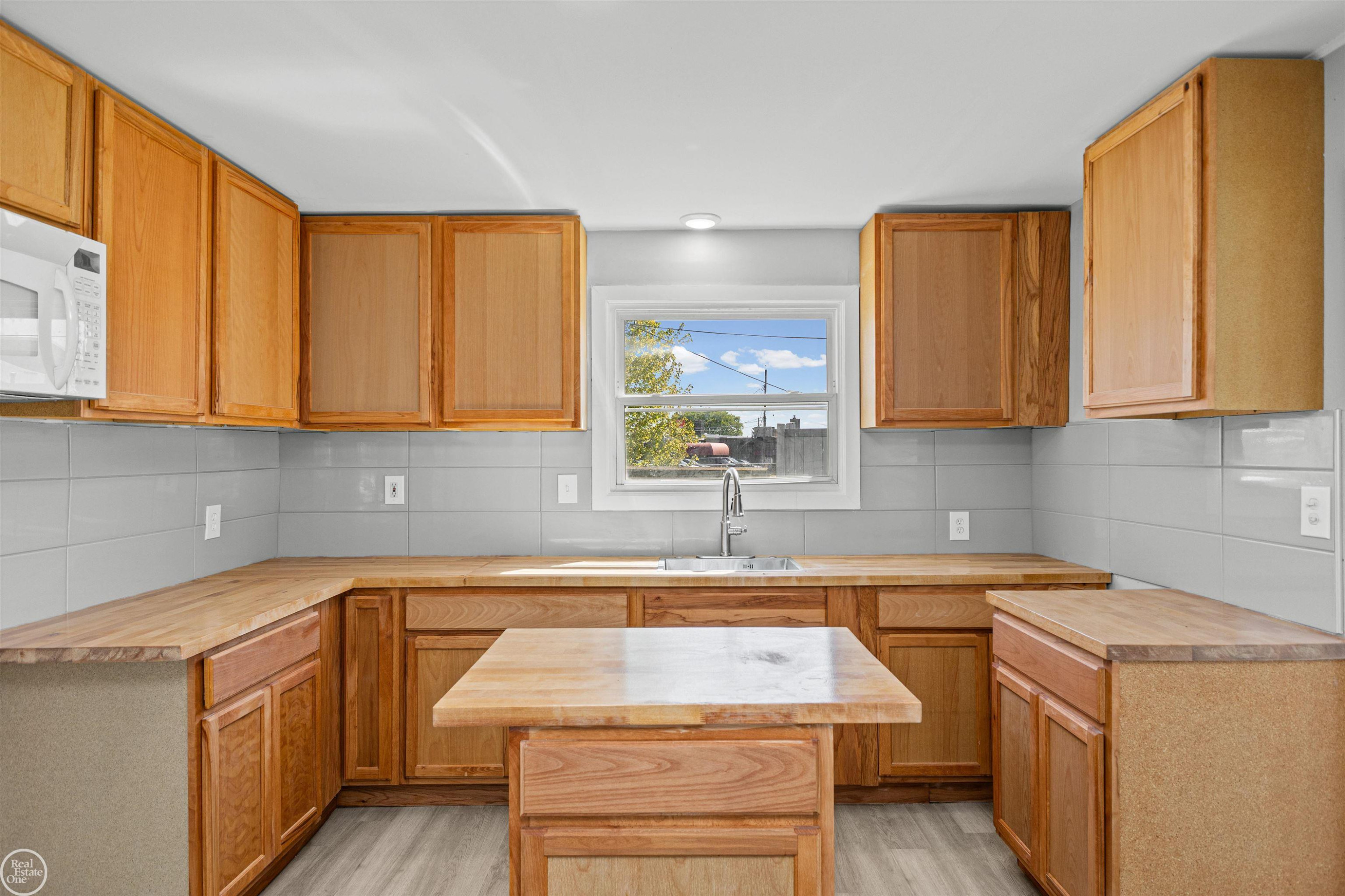 26500 Greenleaf Street, Roseville, MI 48066 — Photo 13