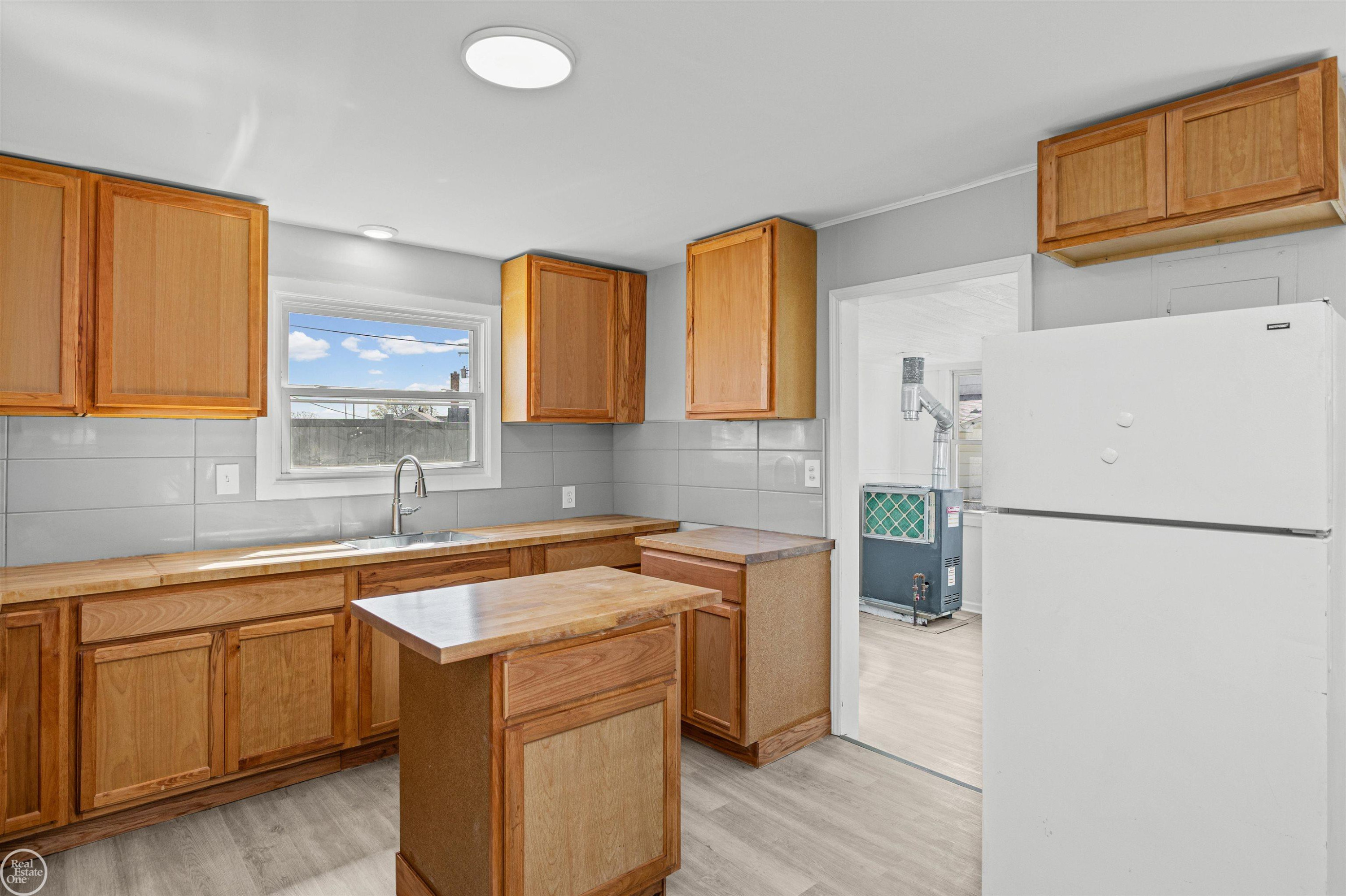 26500 Greenleaf Street, Roseville, MI 48066 — Photo 14