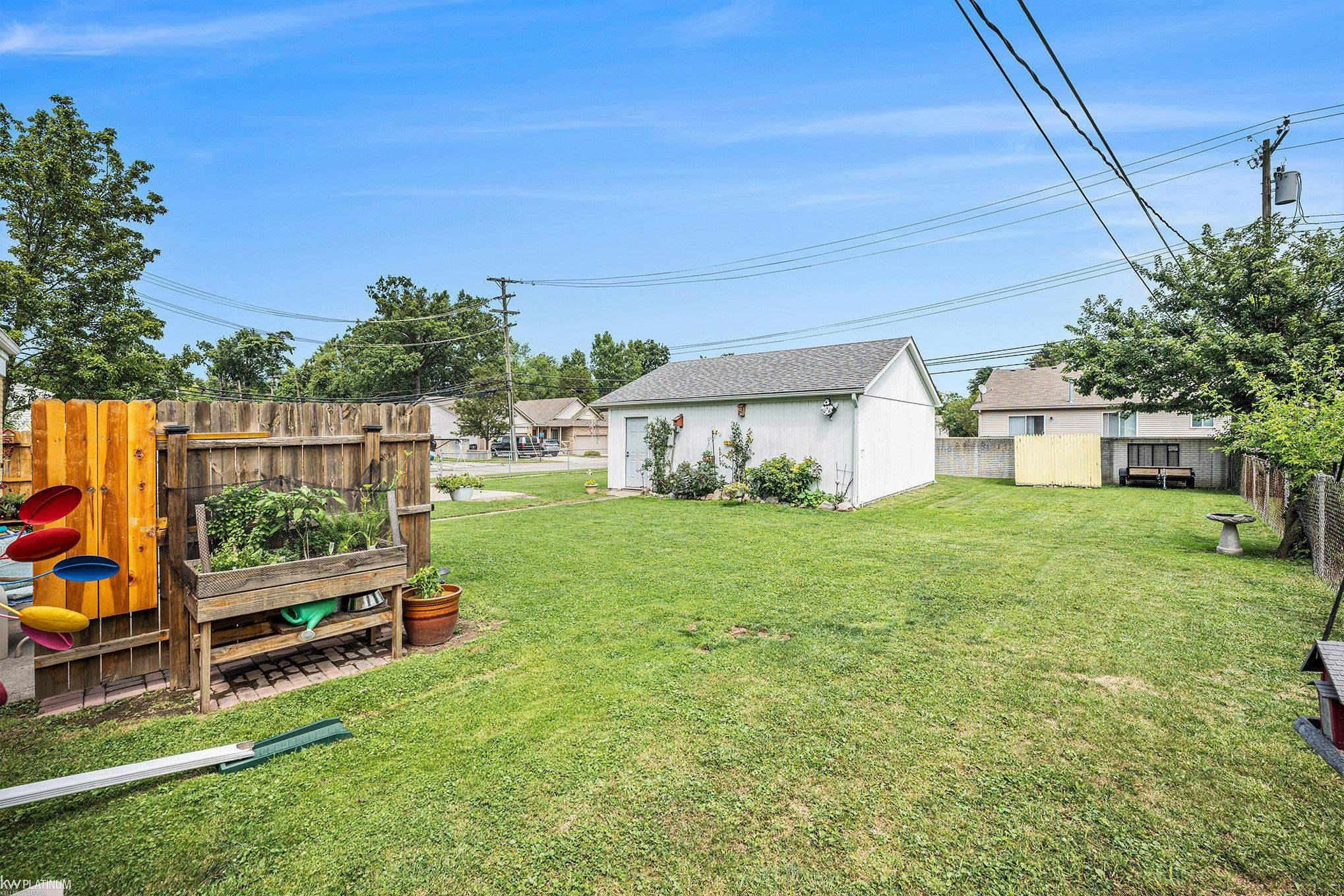 35854 Weideman Street, Clinton Twp, MI 48035 — Photo 16