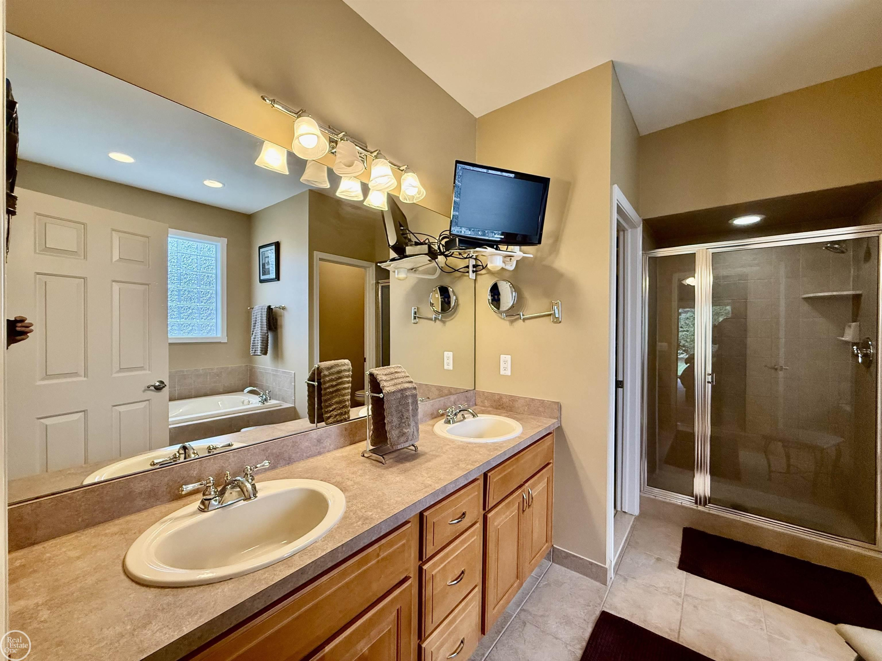 54959 Danielle Street, New Baltimore, MI 48047 — Photo 51