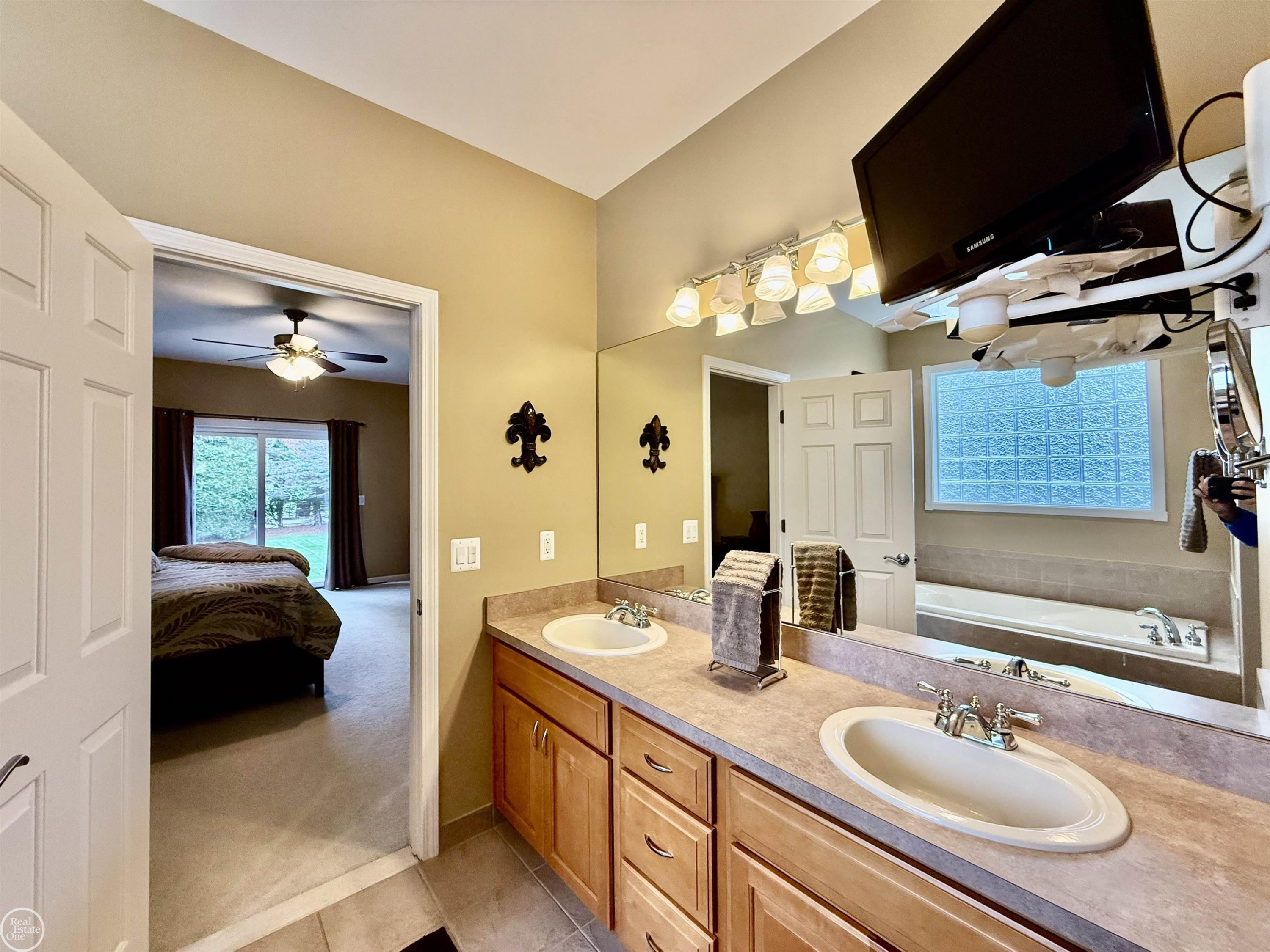 54959 Danielle Street, New Baltimore, MI 48047 — Photo 52
