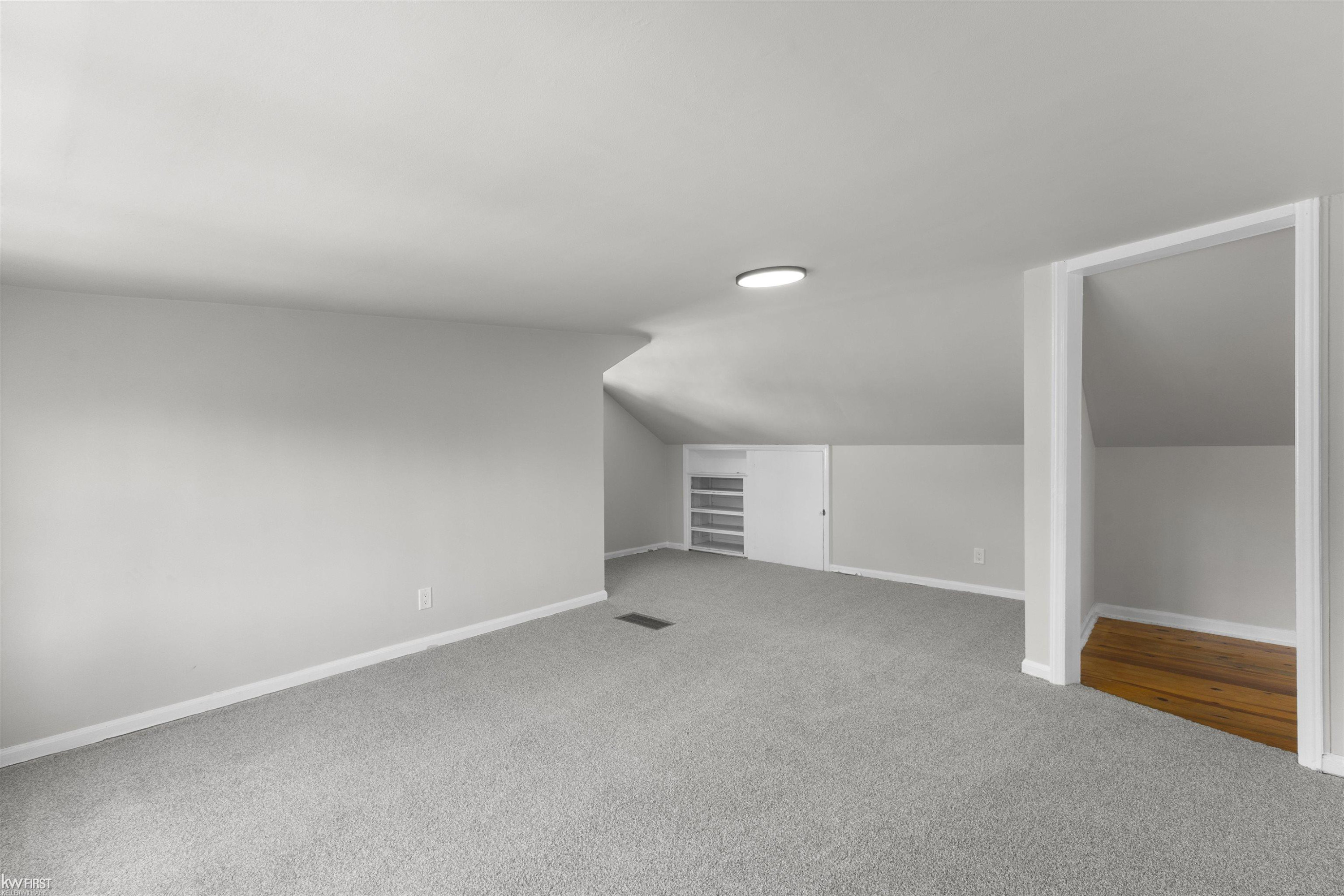210 Preston Avenue, Waterford, MI 48328 — Photo 16