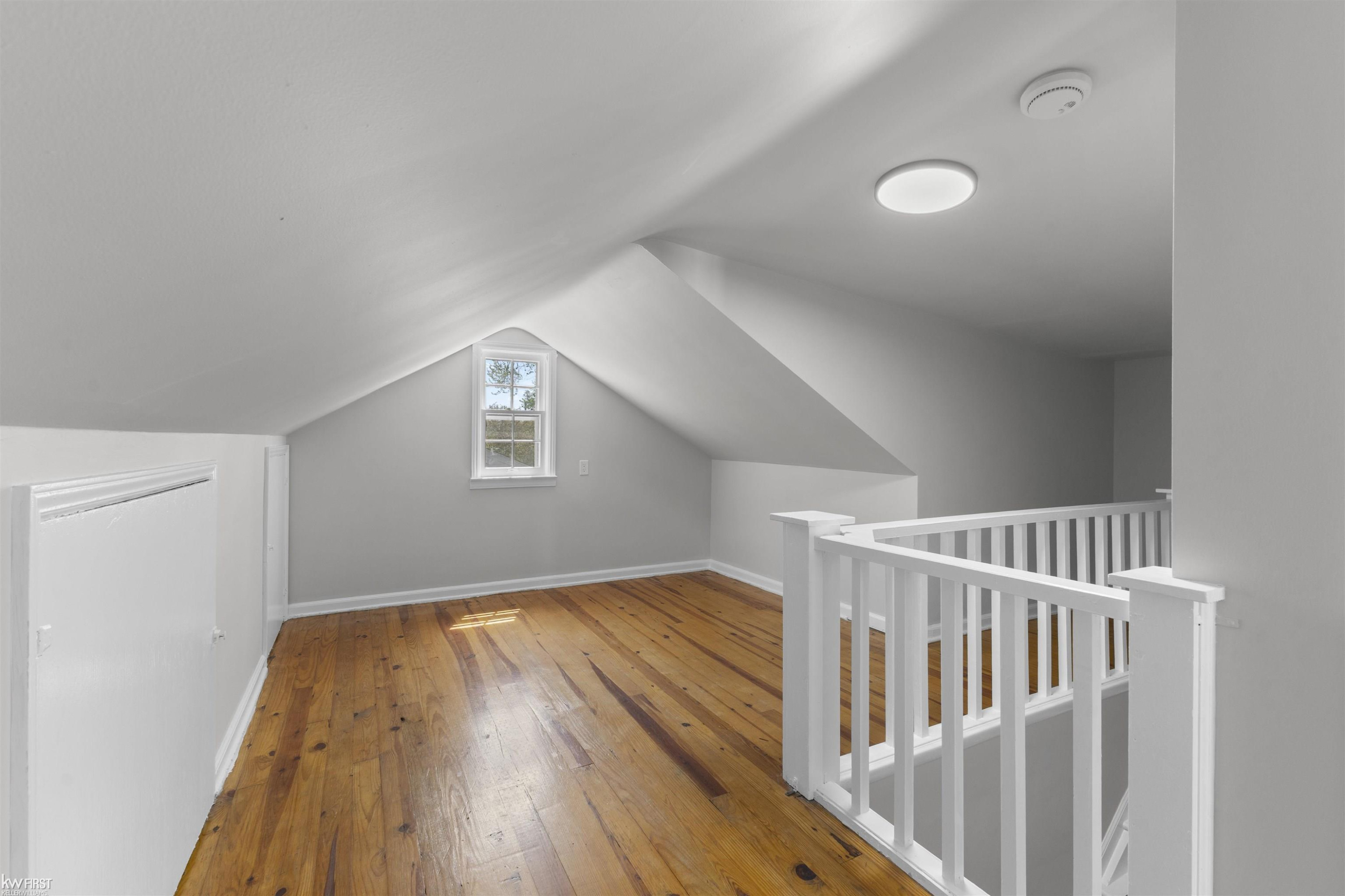 210 Preston Avenue, Waterford, MI 48328 — Photo 18
