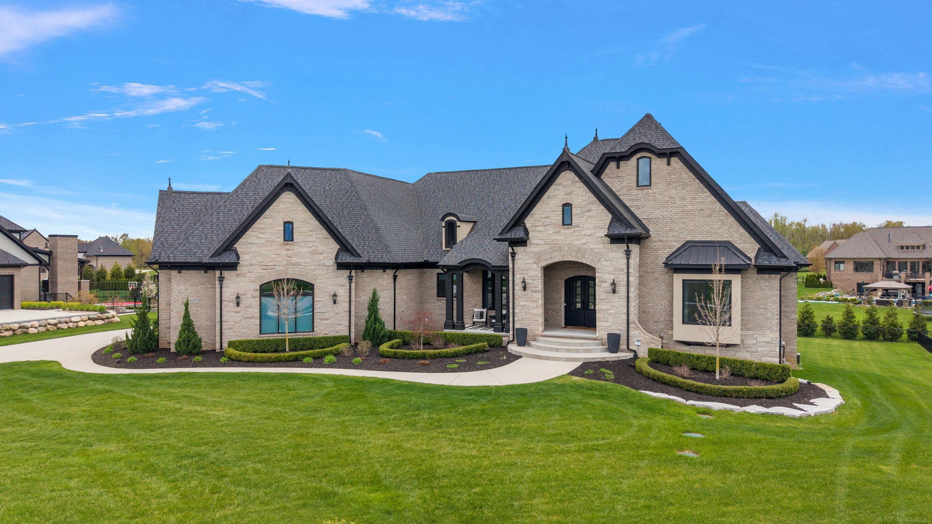 61573 Cotswold Drive - Photo 2