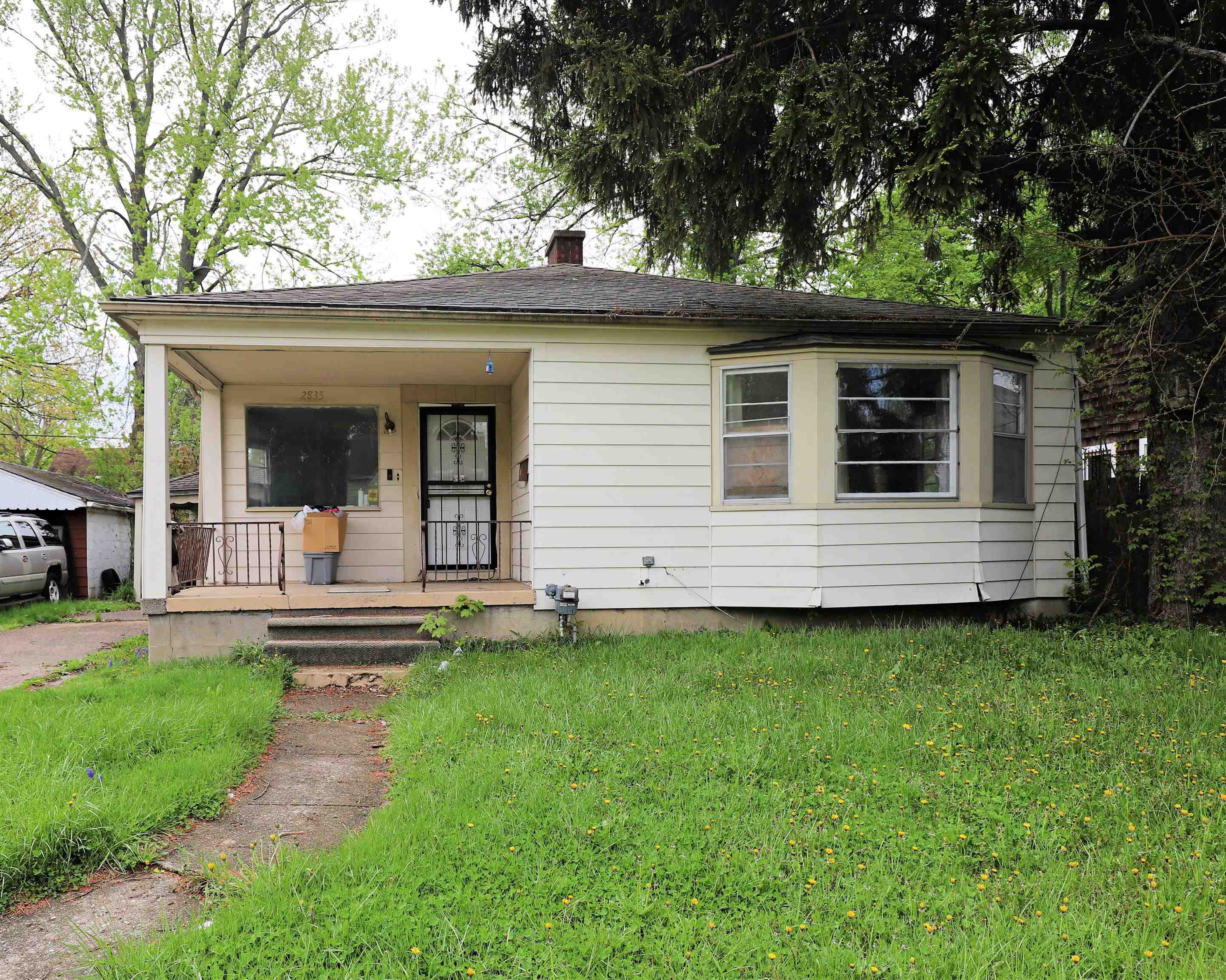 2835 Begole Street, Flint, MI 48504