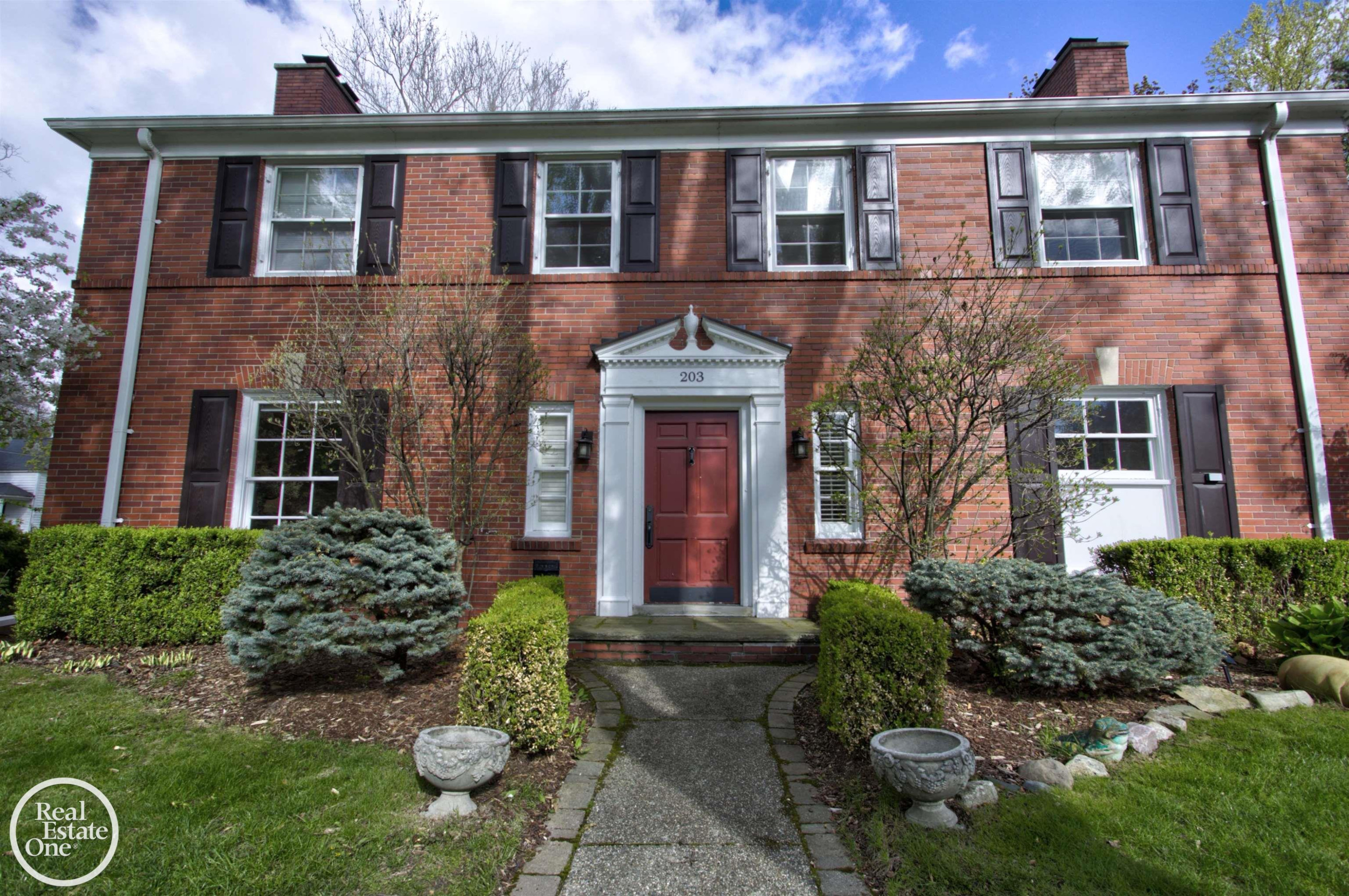 203 Ridge Road, Grosse Pointe Farms, MI 48236 — Photo 2