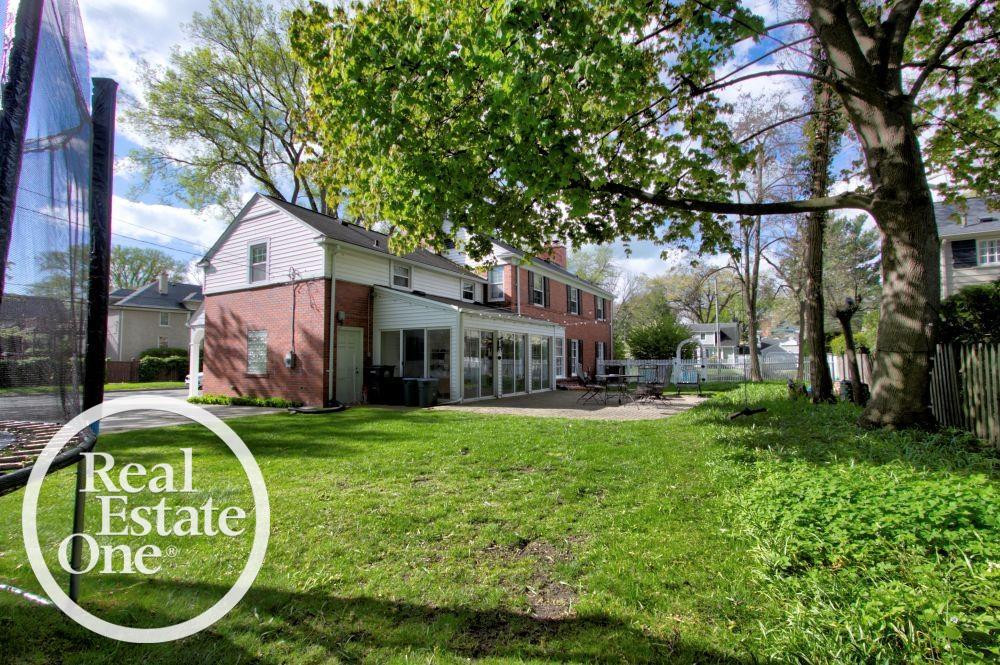 203 Ridge Road, Grosse Pointe Farms, MI 48236 — Photo 7
