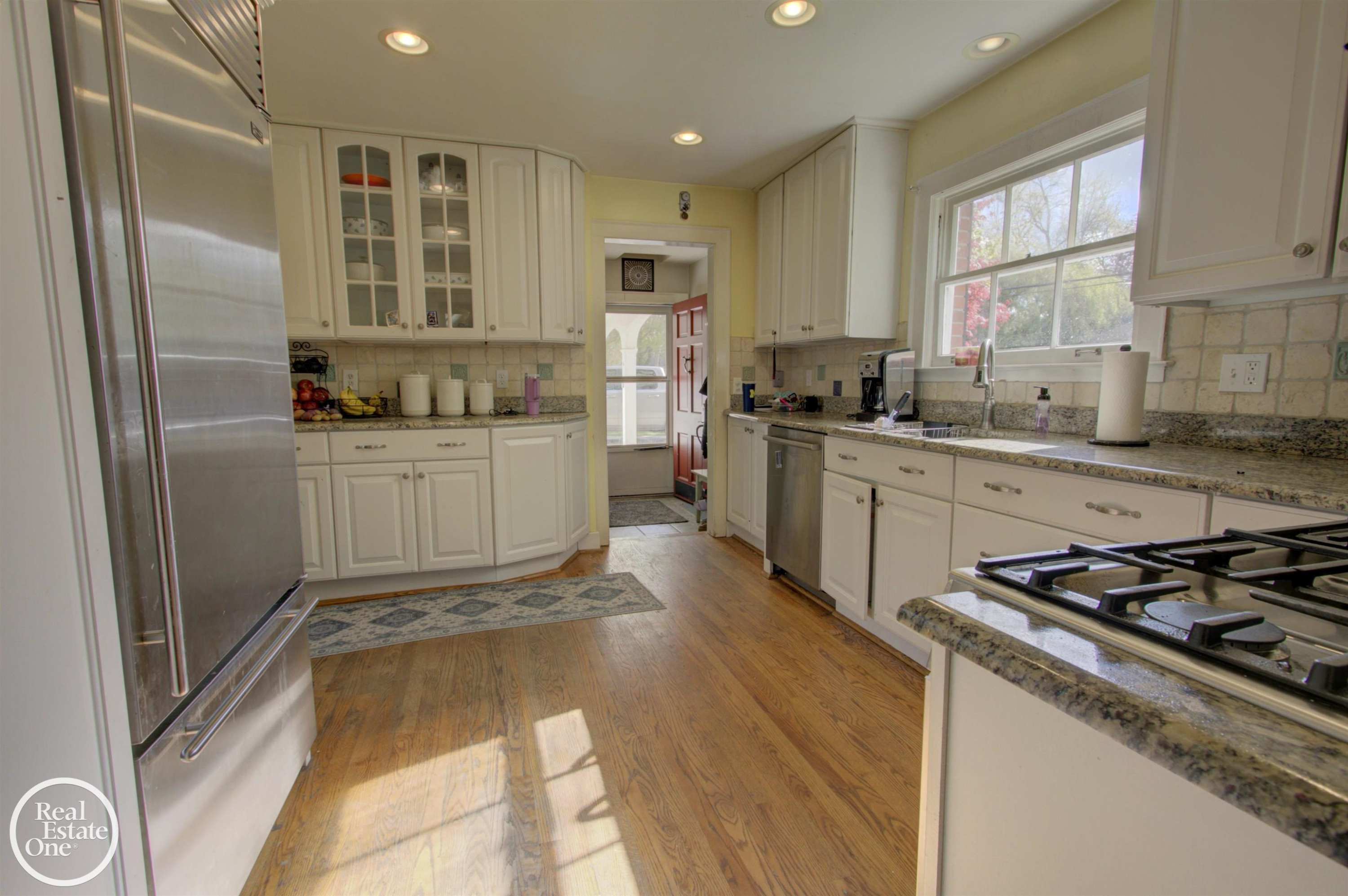 203 Ridge Road, Grosse Pointe Farms, MI 48236 — Photo 21