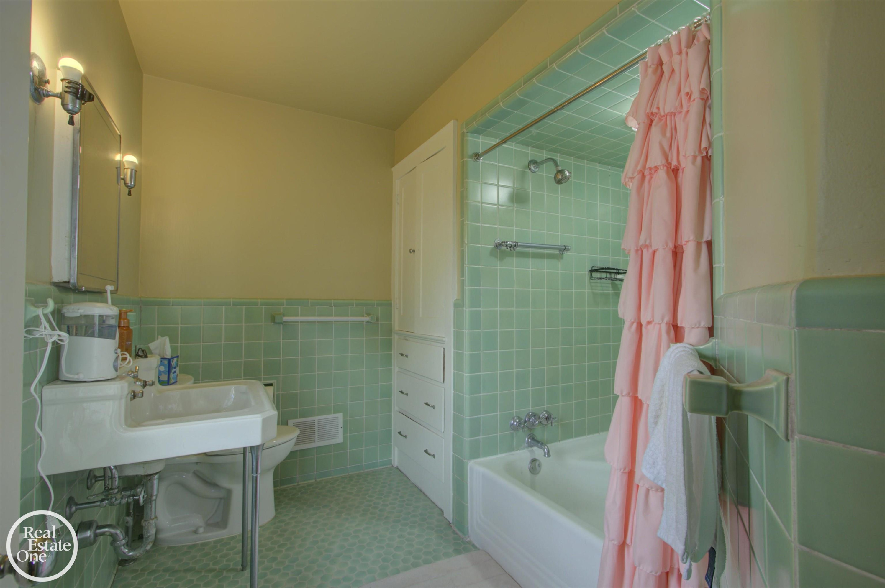 203 Ridge Road, Grosse Pointe Farms, MI 48236 — Photo 30