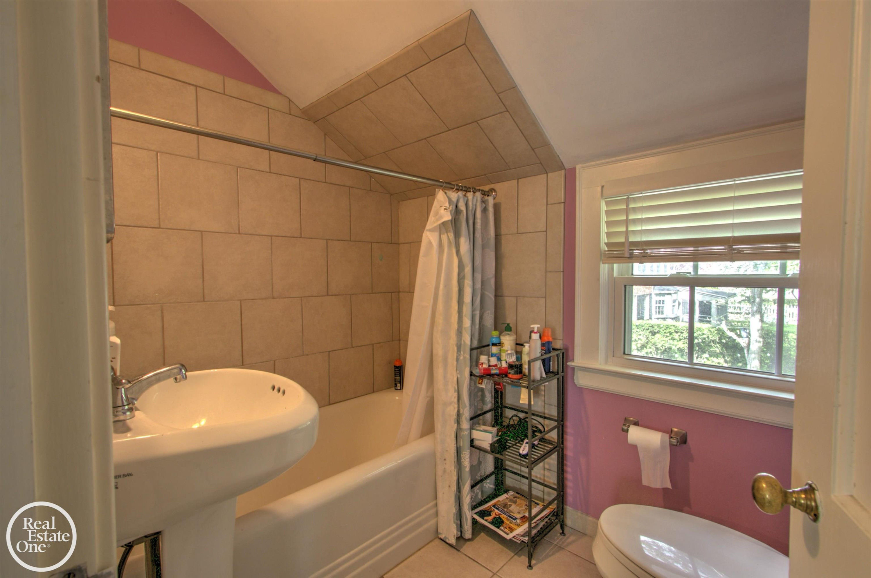 203 Ridge Road, Grosse Pointe Farms, MI 48236 — Photo 35
