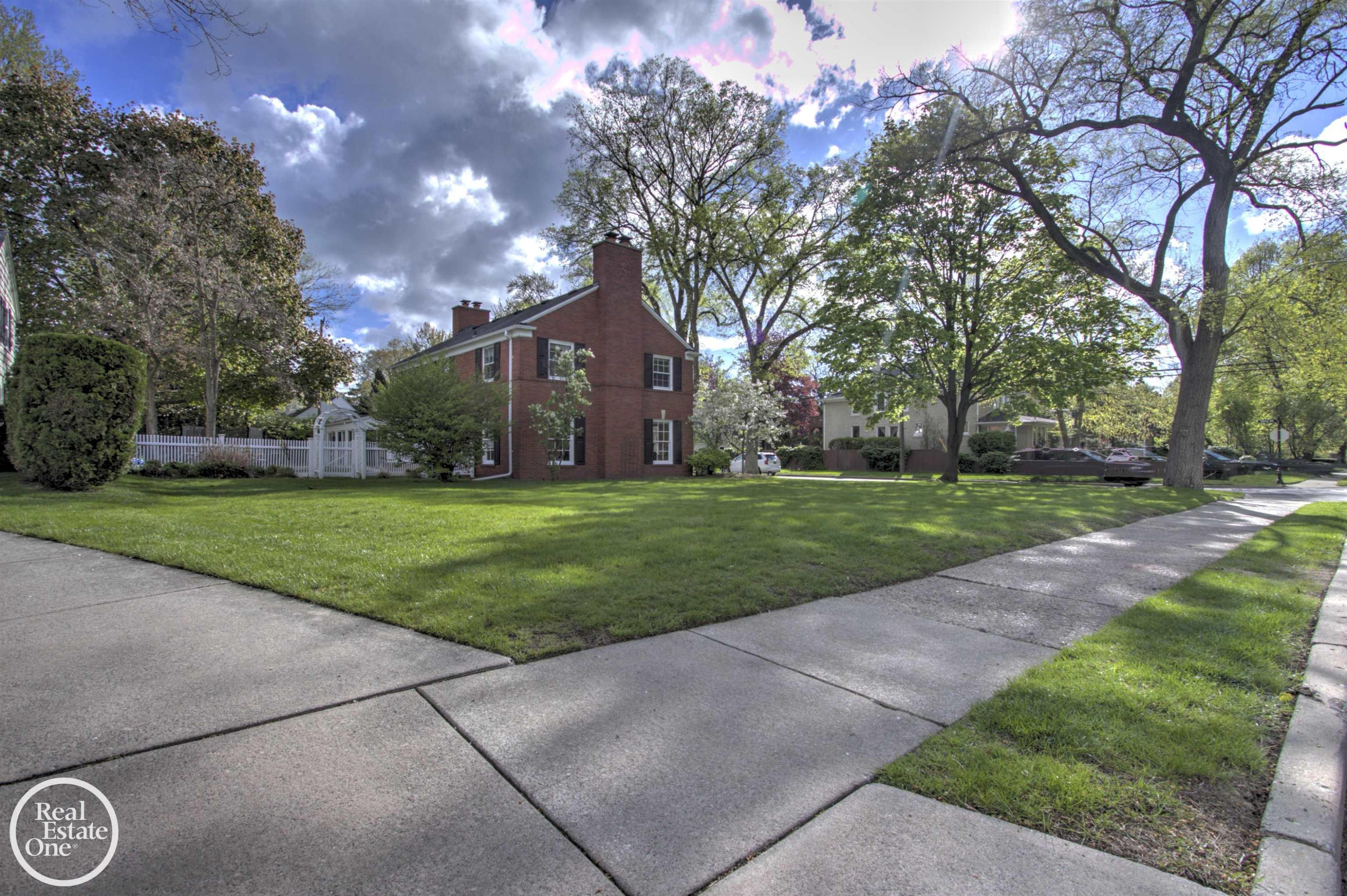 203 Ridge Road, Grosse Pointe Farms, MI 48236 — Photo 47