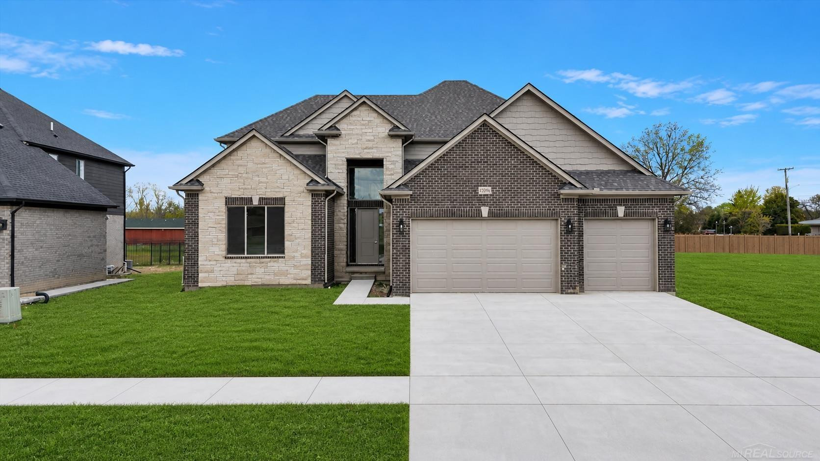 18764 Via Firenze Drive, Macomb, MI 48044 — Photo 2