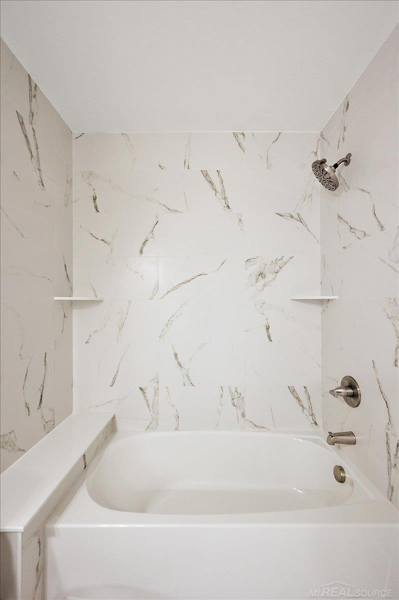 18764 Via Firenze Drive, Macomb, MI 48044 — Photo 36