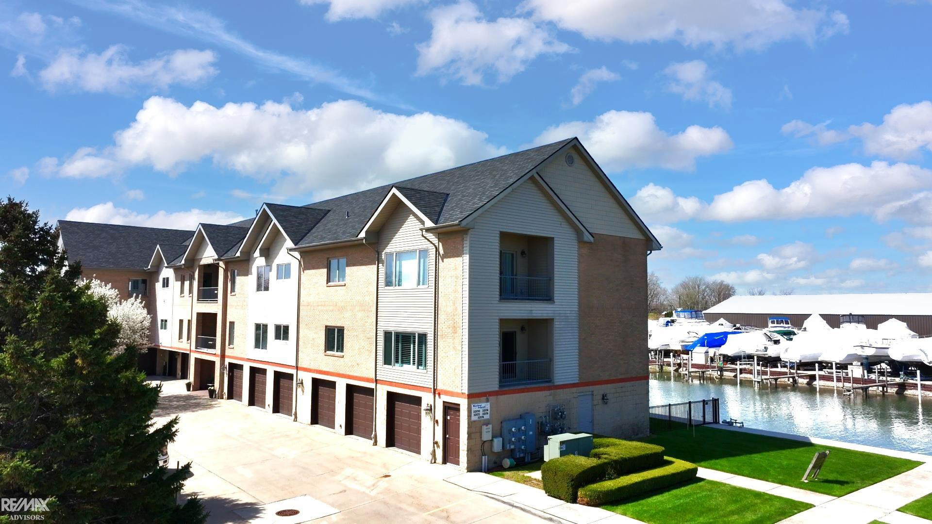 32172 N River Rd Road, 17, MI — Photo 3