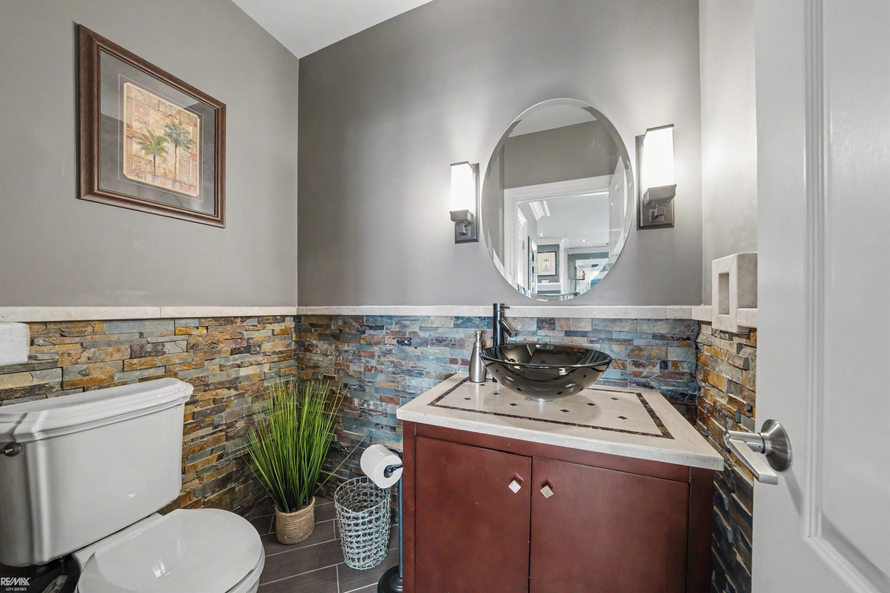 32172 N River Rd Road, 17, MI — Photo 41
