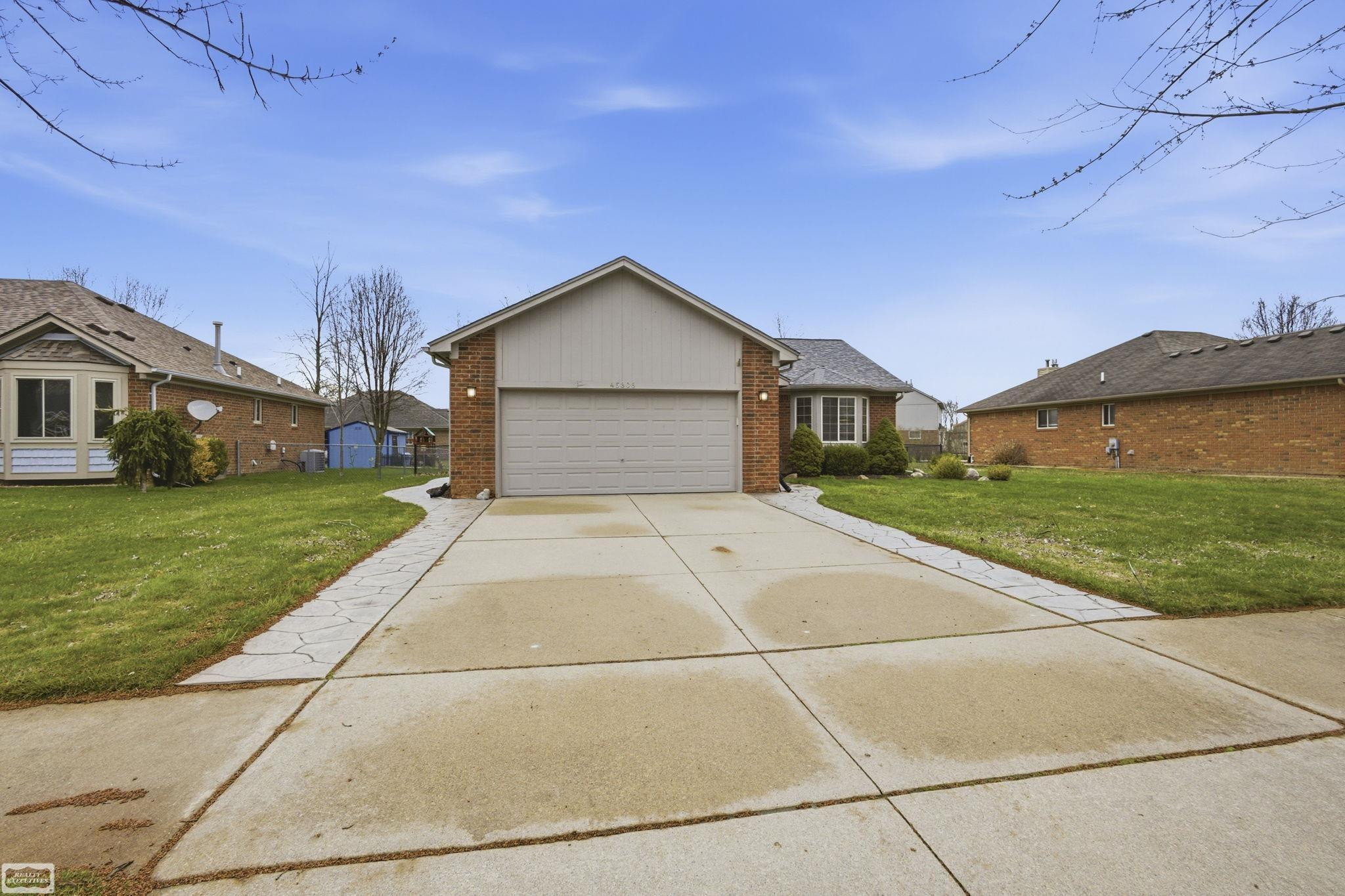 45306 Dante Drive, Macomb, MI 48042 — Photo 2
