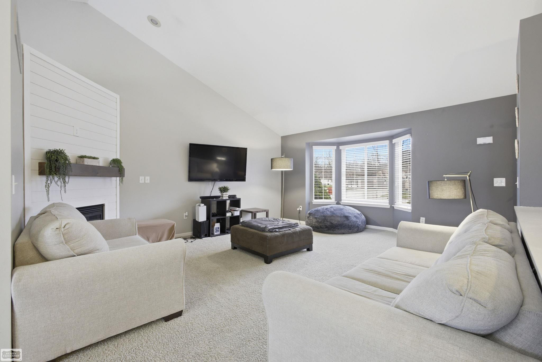 45306 Dante Drive, Macomb, MI 48042 — Photo 9