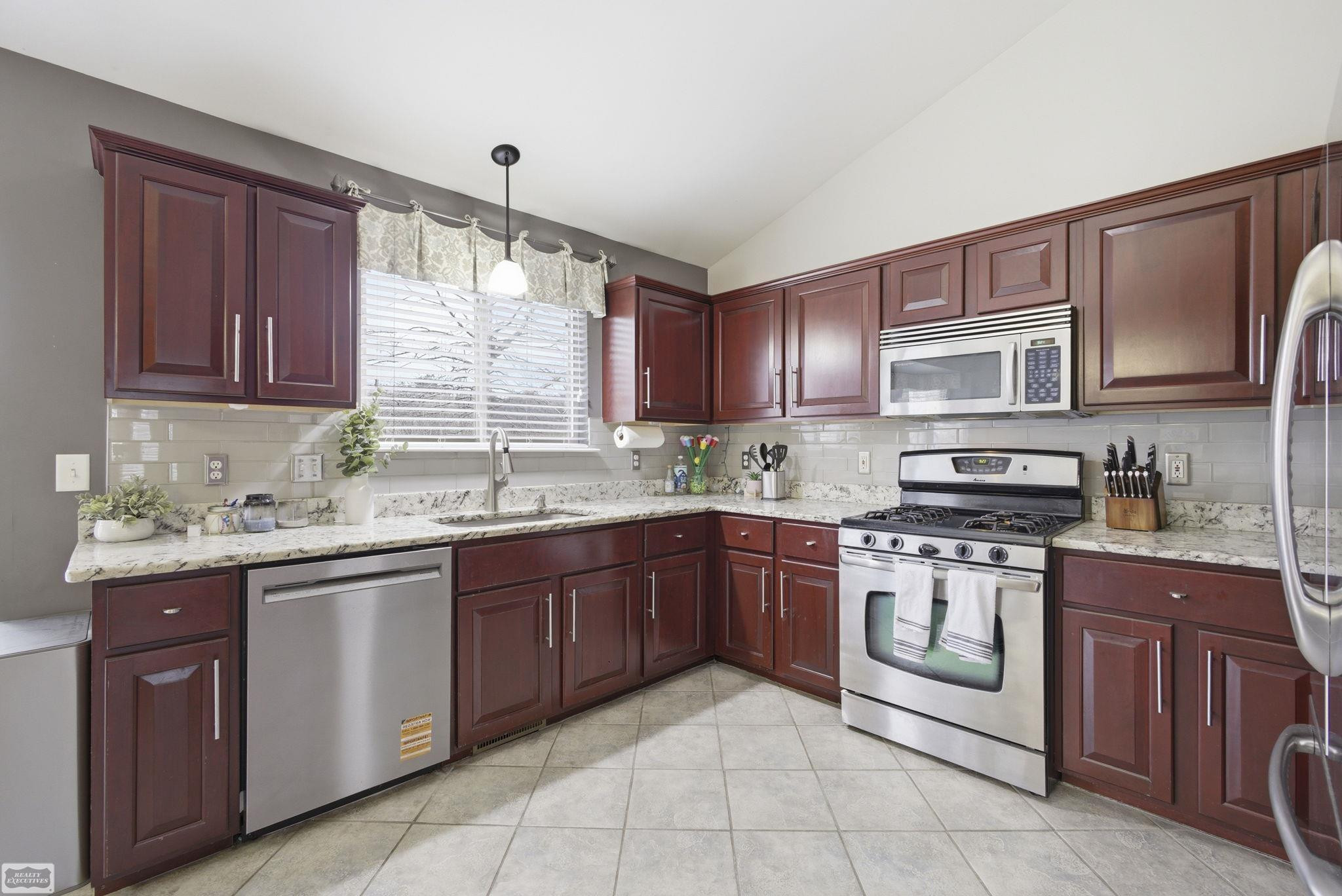 45306 Dante Drive, Macomb, MI 48042 — Photo 15