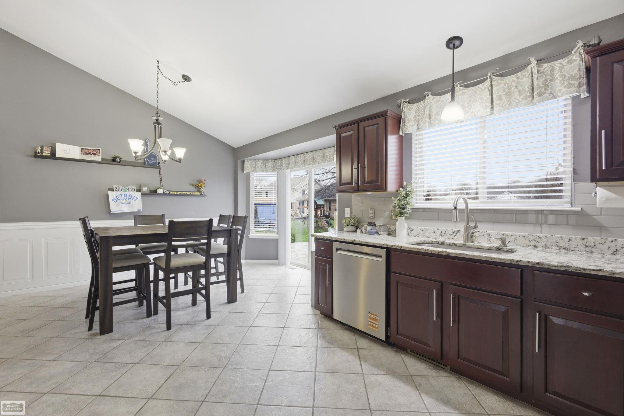 45306 Dante Drive, Macomb, MI 48042 — Photo 16