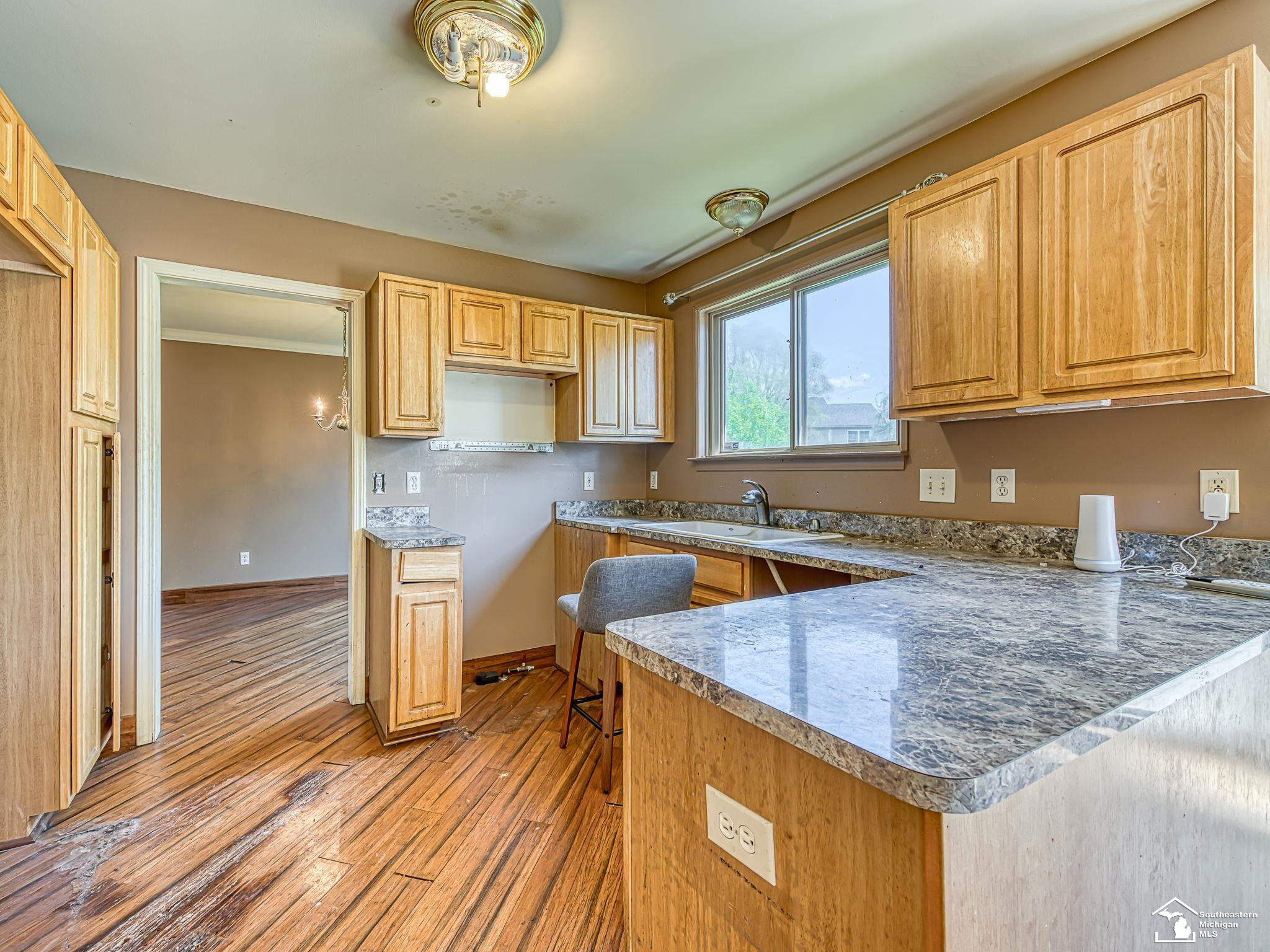 9676 Landsdowne Lane, Ypsilanti, MI 48197 — Photo 10