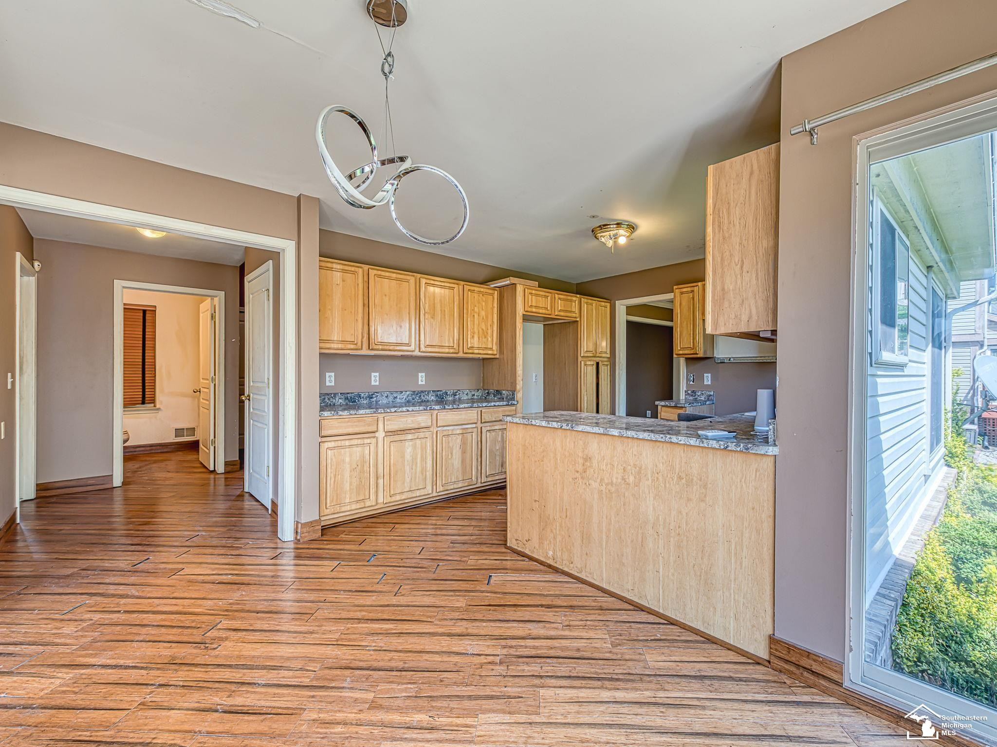 9676 Landsdowne Lane, Ypsilanti, MI 48197 — Photo 12