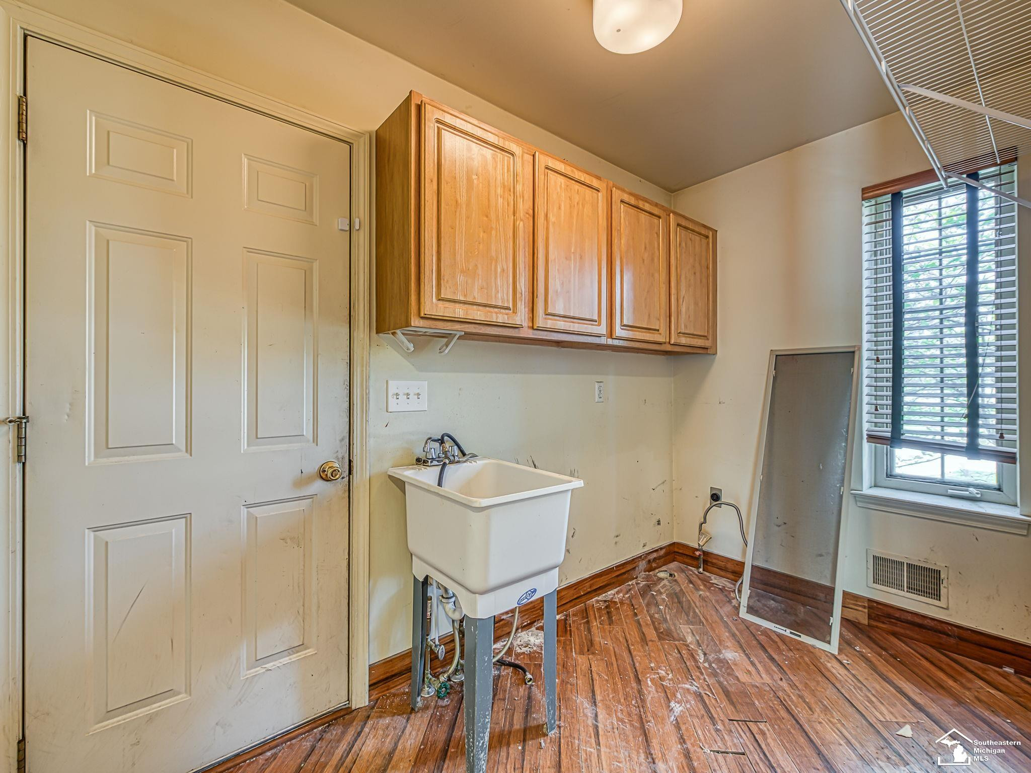 9676 Landsdowne Lane, Ypsilanti, MI 48197 — Photo 18