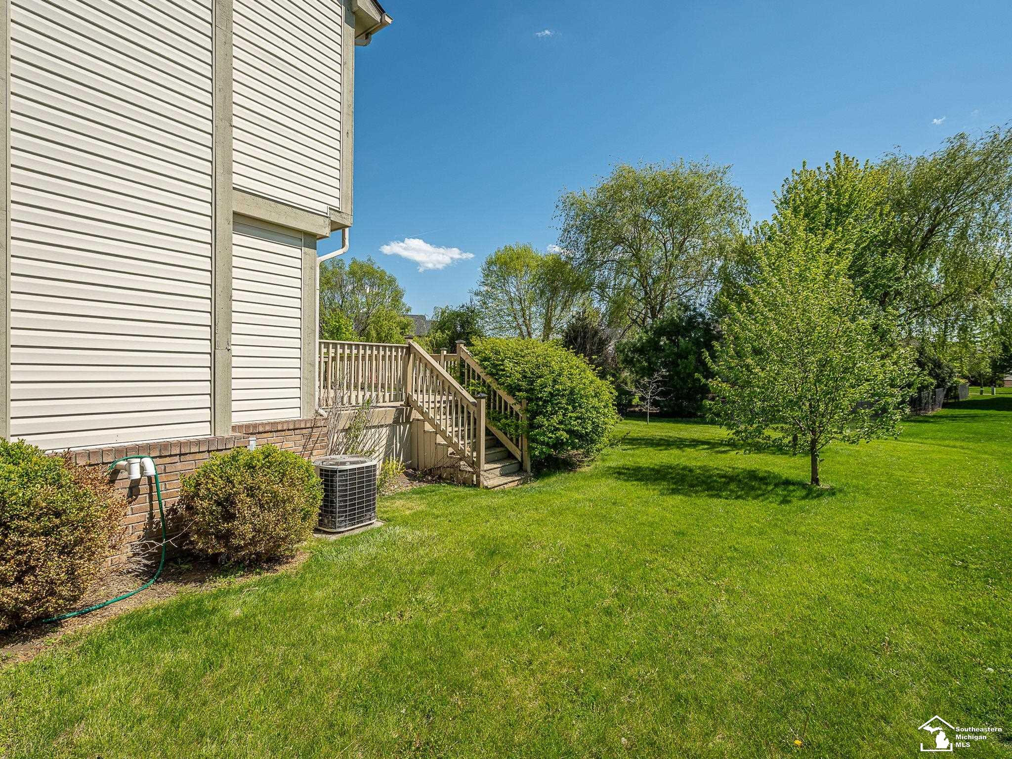 9676 Landsdowne Lane, Ypsilanti, MI 48197 — Photo 39
