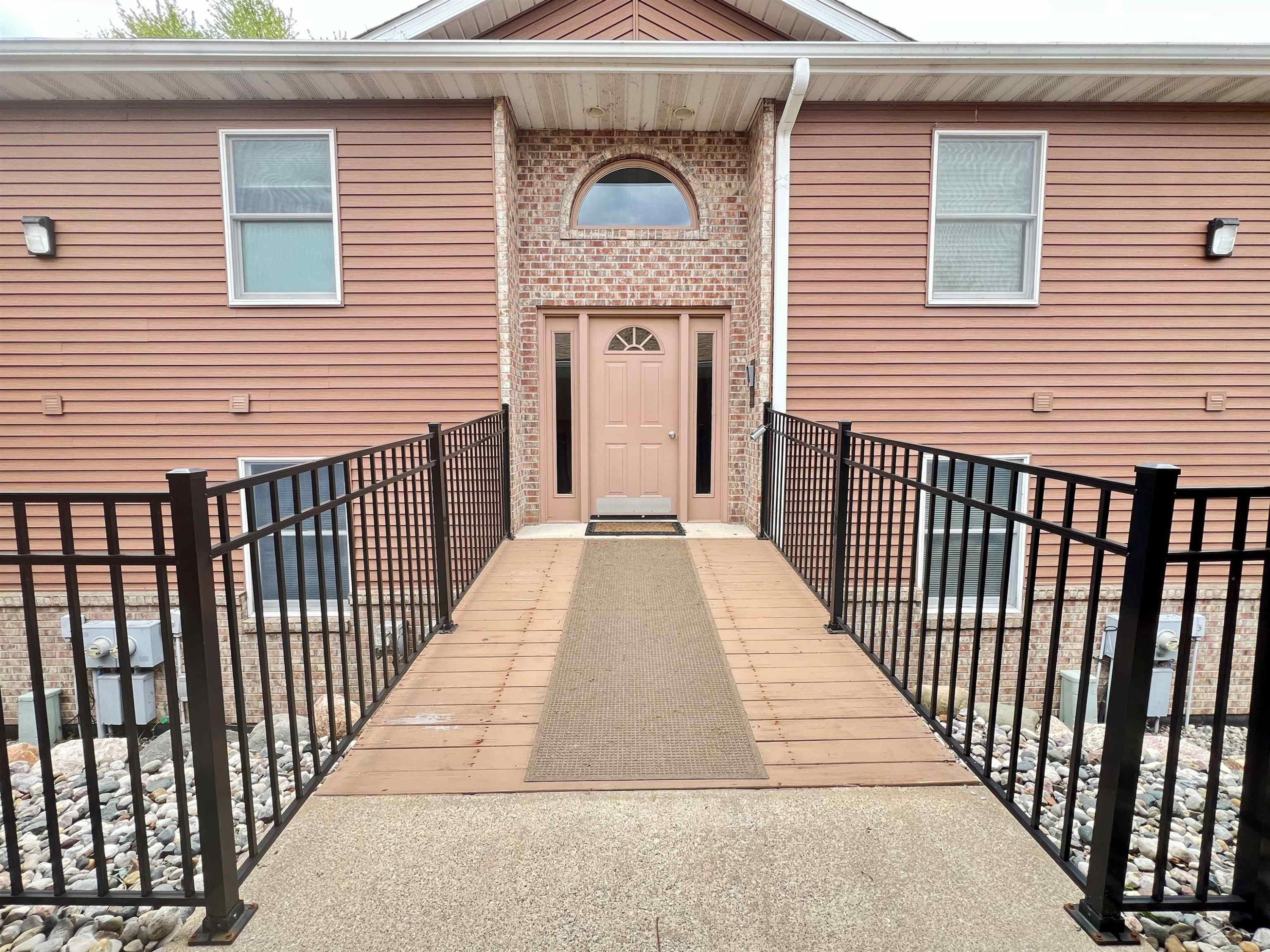 8233 Midland Road, Freeland, MI 48623 — Photo 2