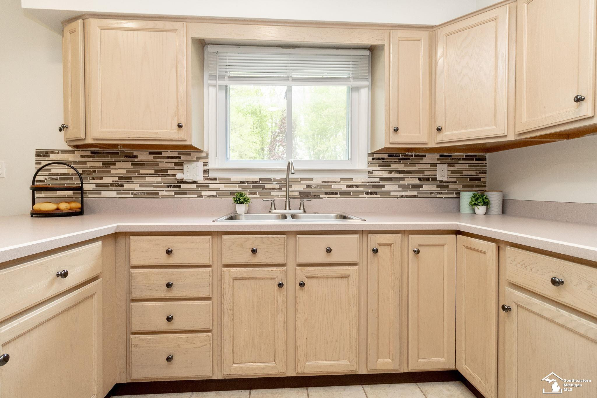 11000 Summerfield Road, Temperance, MI 48182 — Photo 12