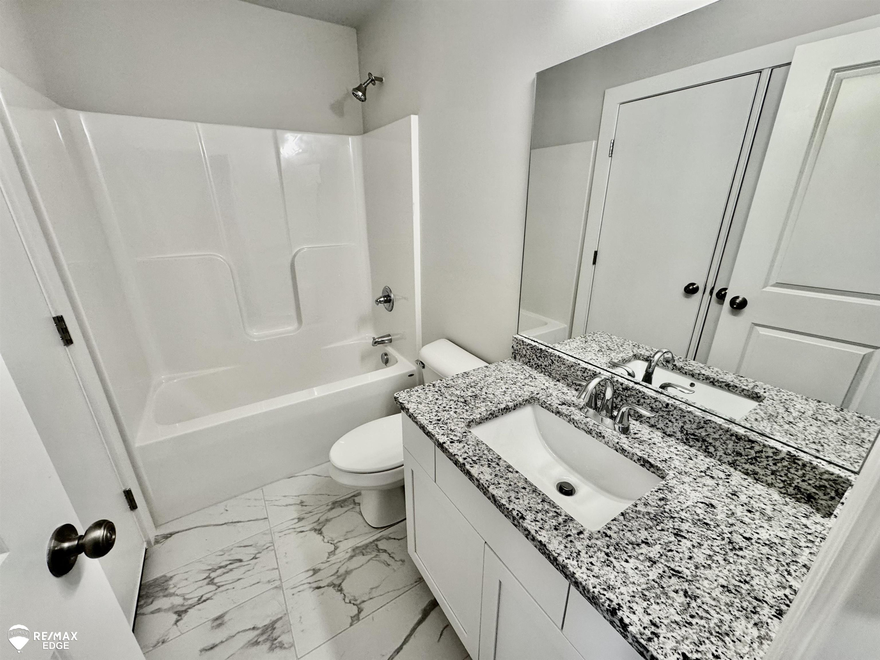 28001 Gregory Street, Grand Blanc, MI 48439 — Photo 8