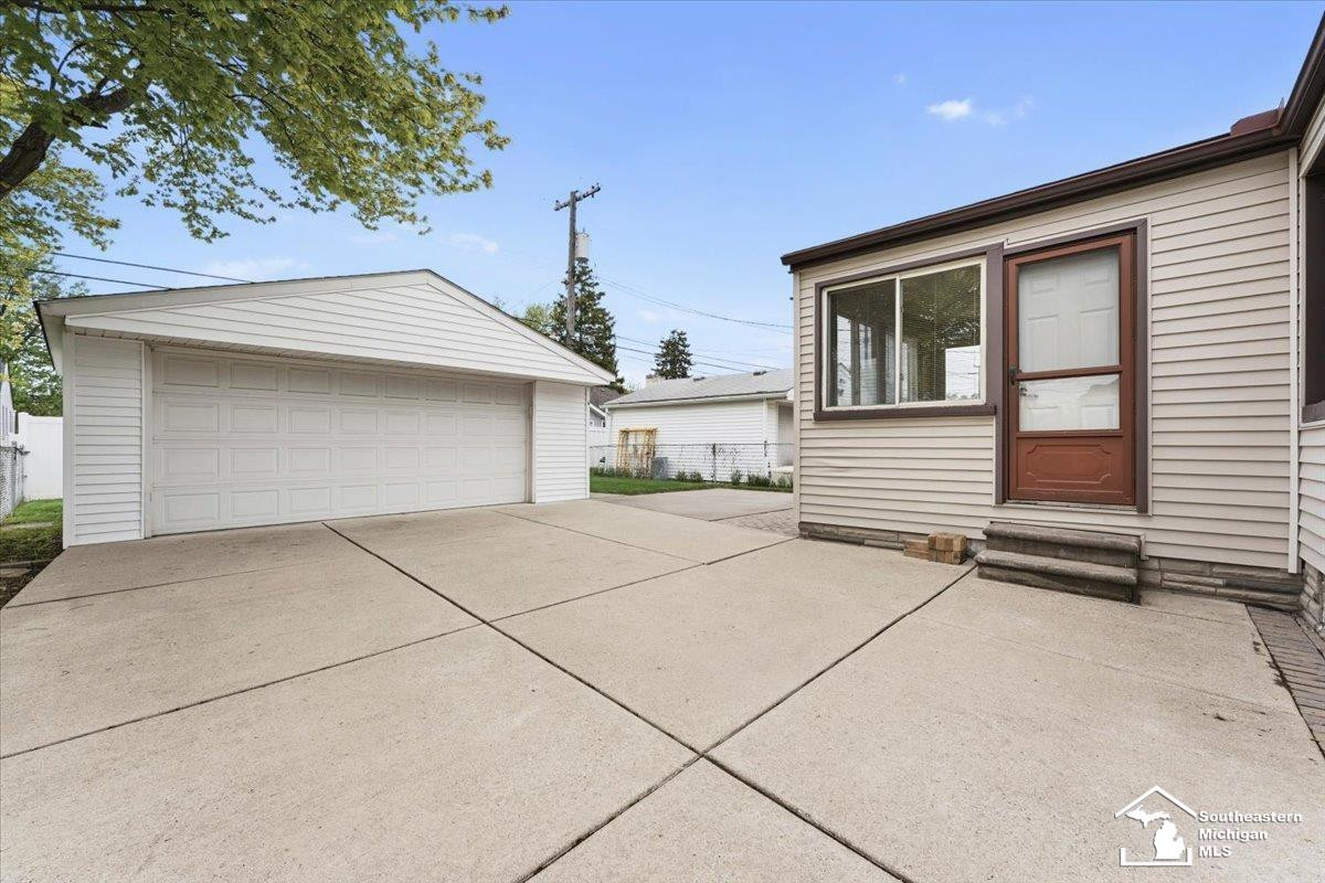 13668 Agnes Street, Southgate, MI 48195 — Photo 16