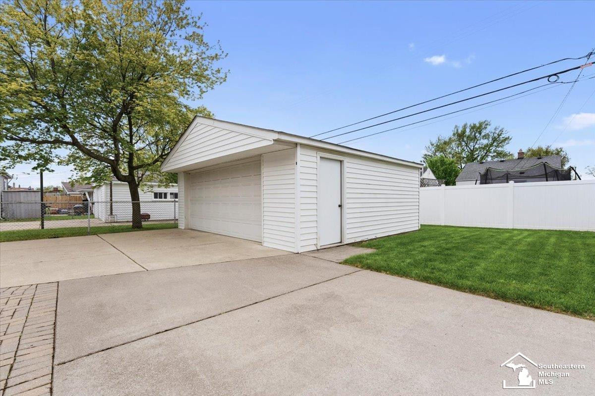 13668 Agnes Street, Southgate, MI 48195 — Photo 17