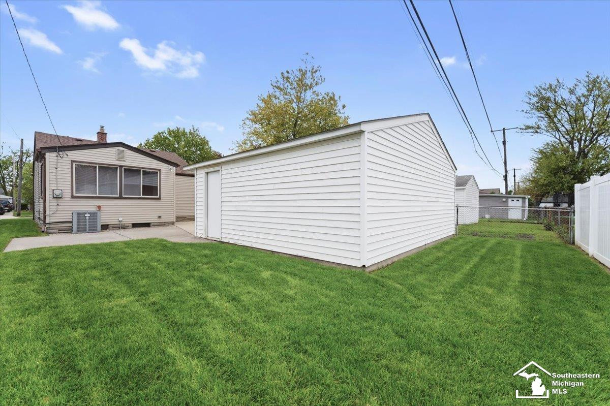 13668 Agnes Street, Southgate, MI 48195 — Photo 18