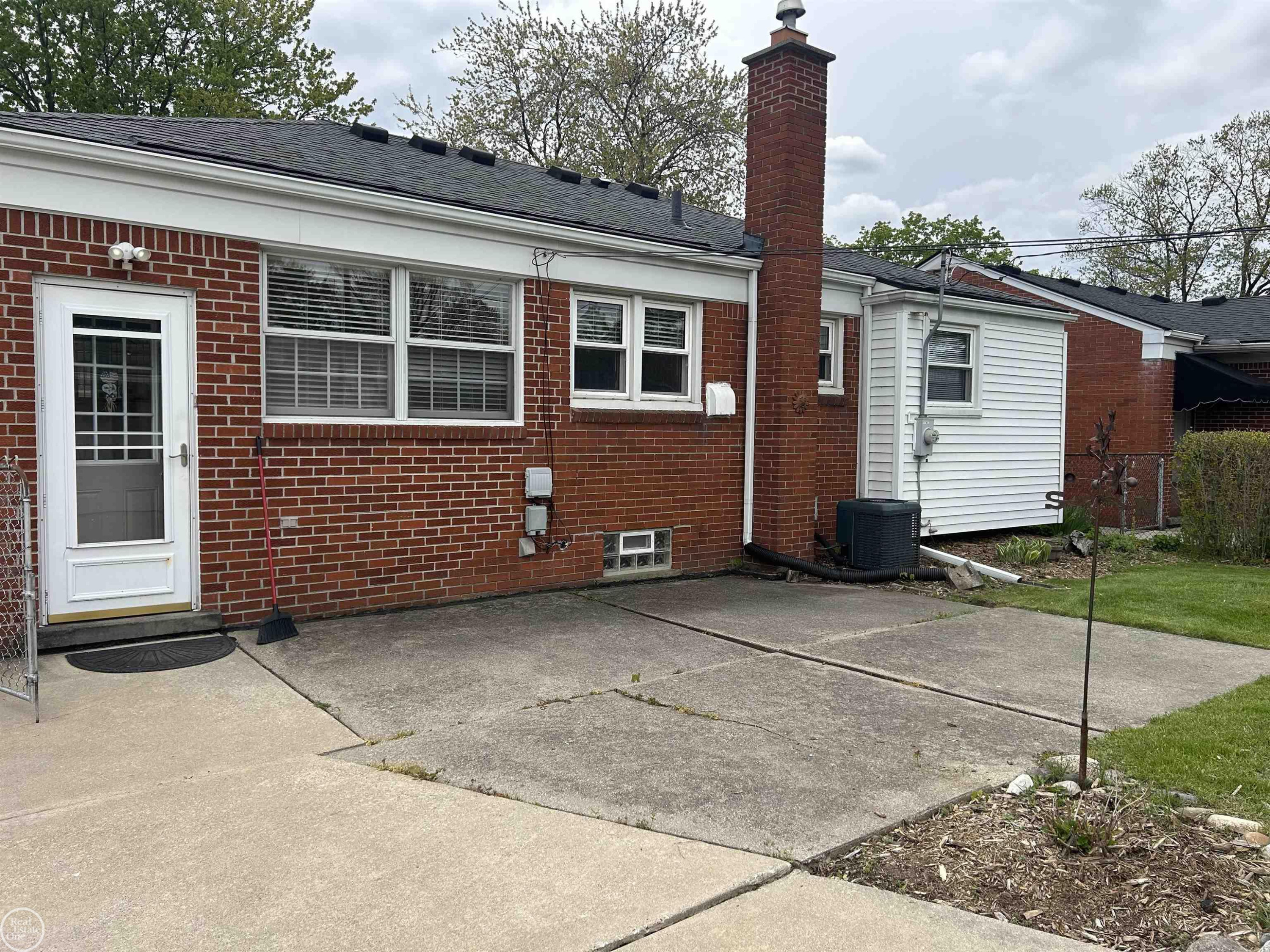 19813 Sherry Street, Saint Clair Shores, MI 48081 — Photo 4