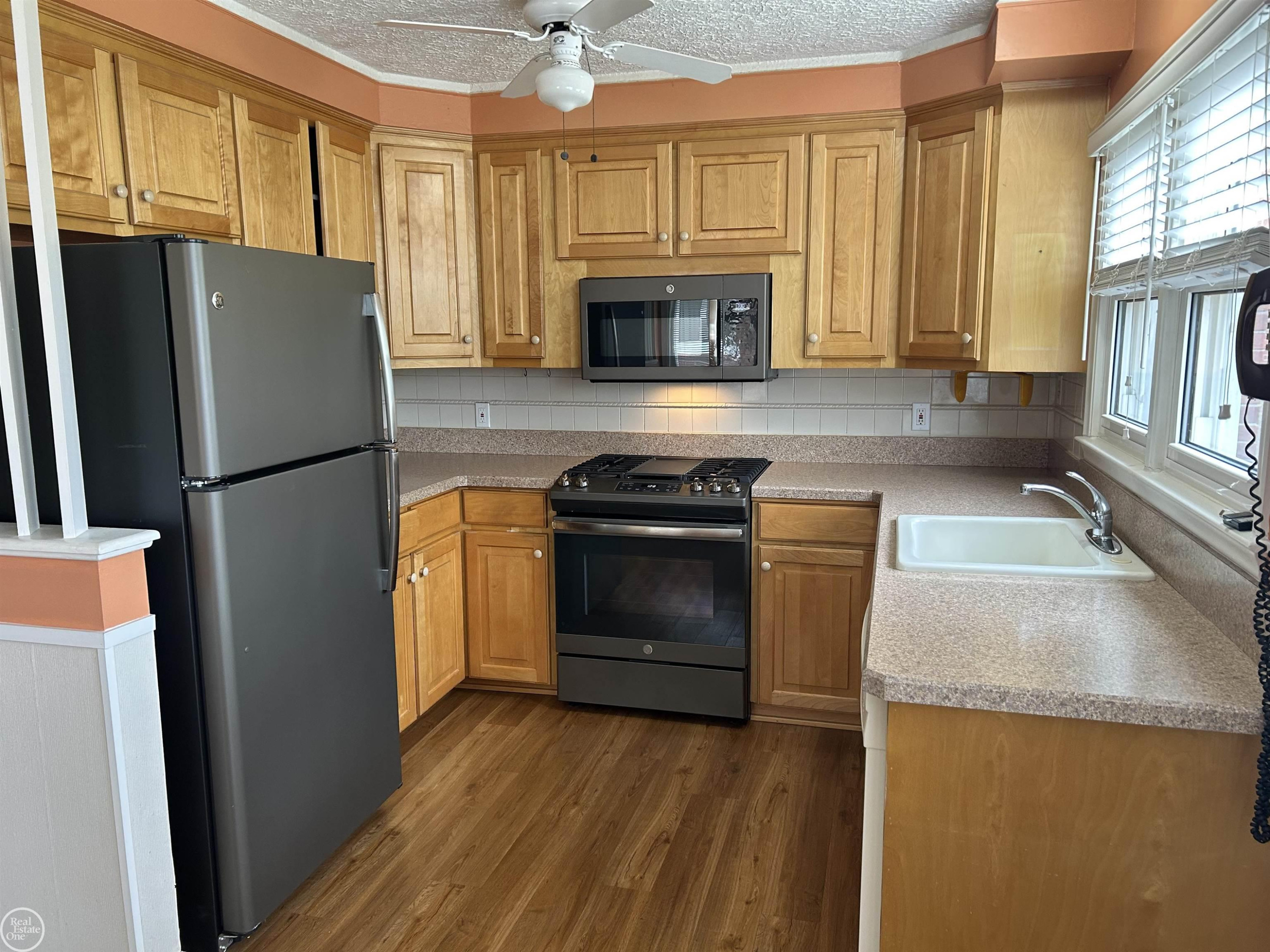 19813 Sherry Street, Saint Clair Shores, MI 48081 — Photo 5