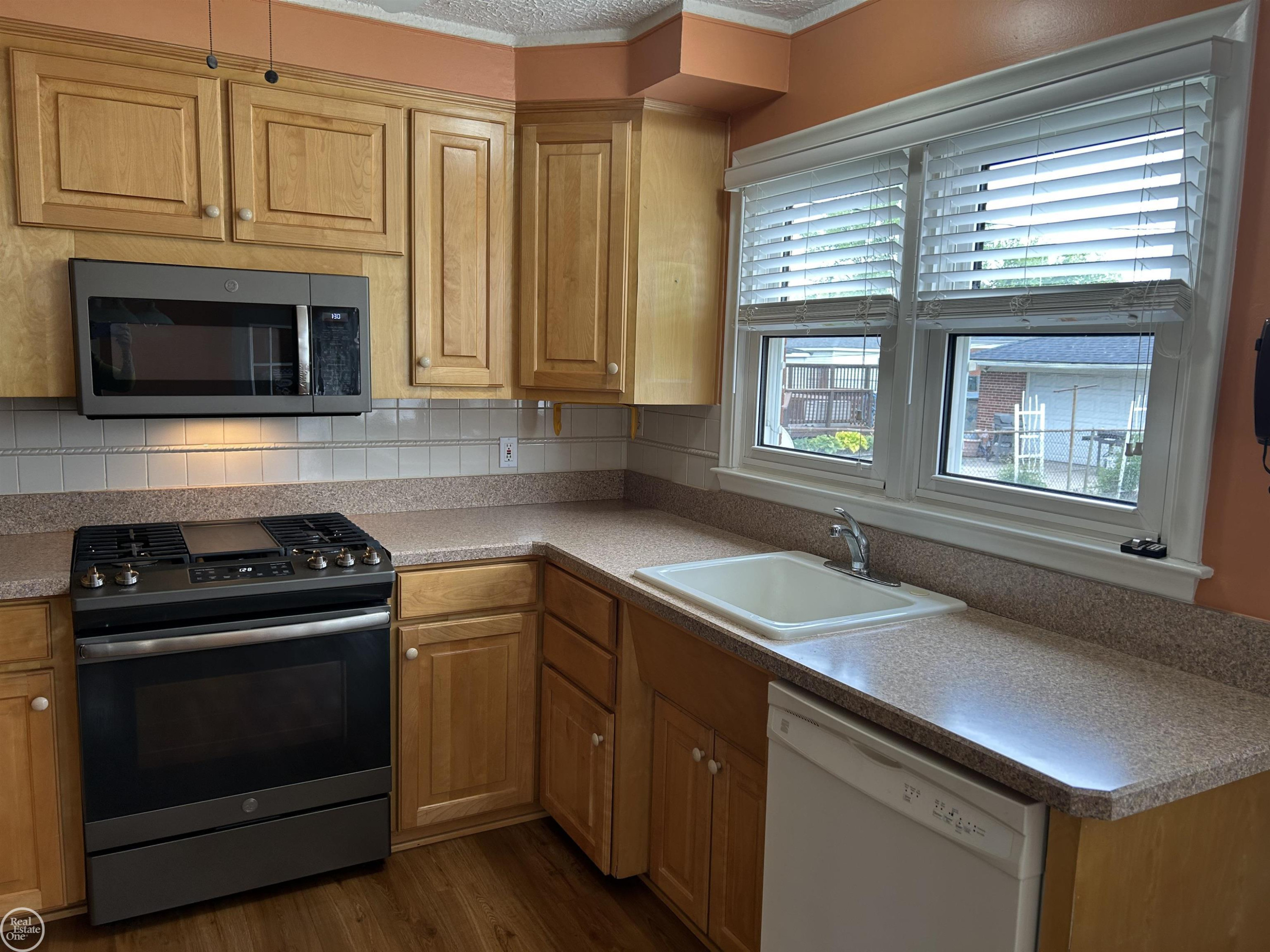 19813 Sherry Street, Saint Clair Shores, MI 48081 — Photo 6