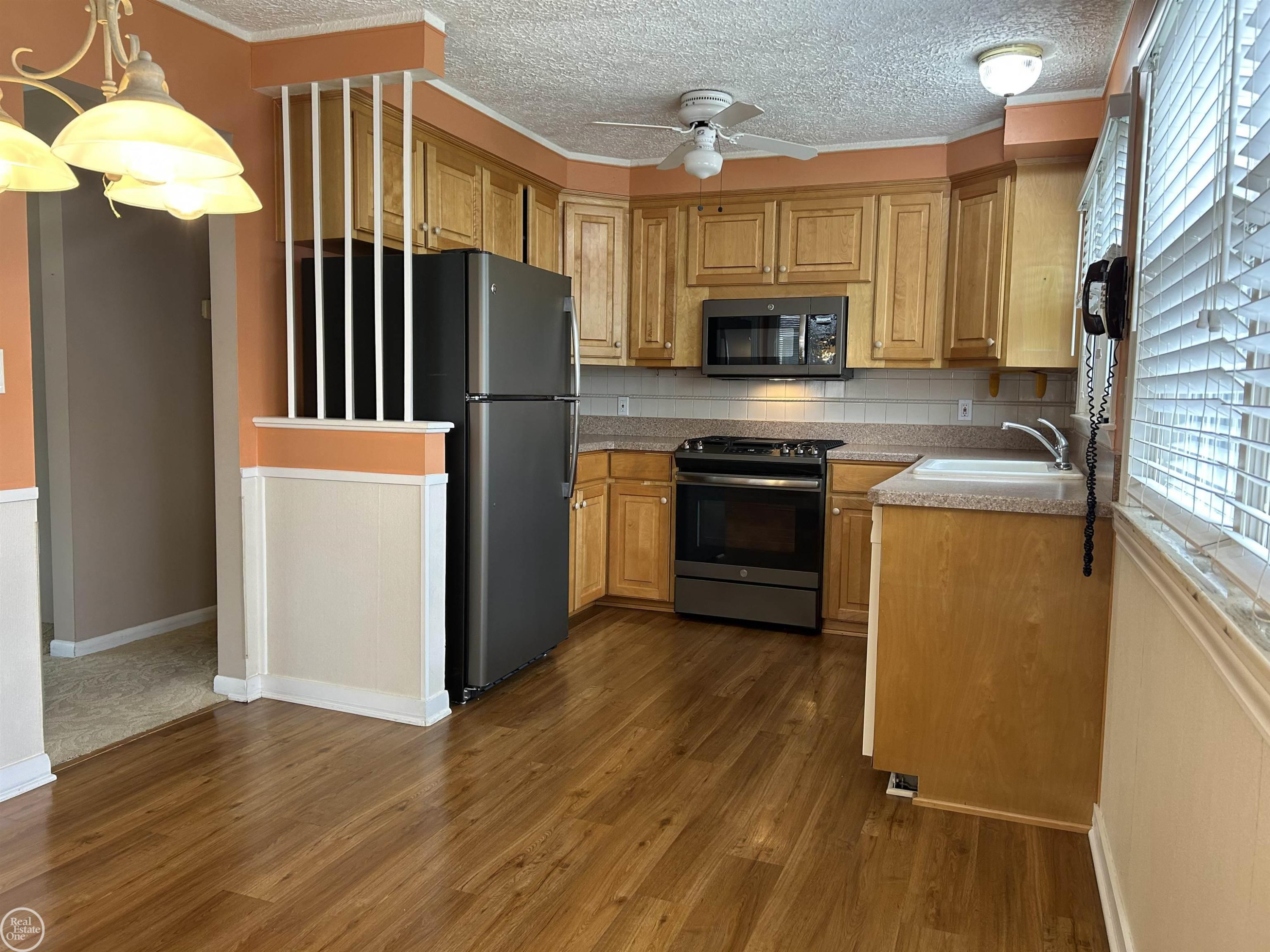 19813 Sherry Street, Saint Clair Shores, MI 48081 — Photo 11