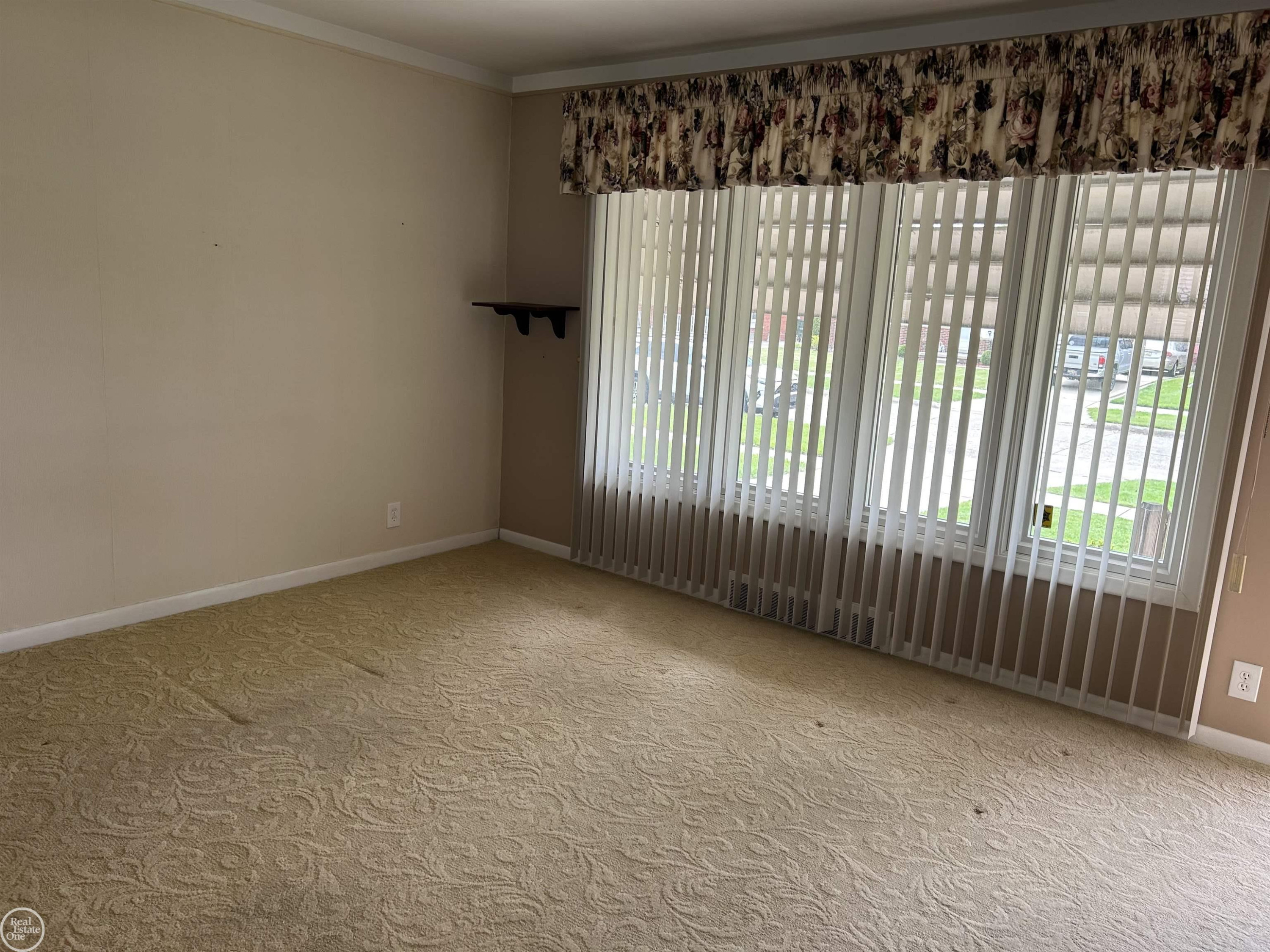 19813 Sherry Street, Saint Clair Shores, MI 48081 — Photo 13
