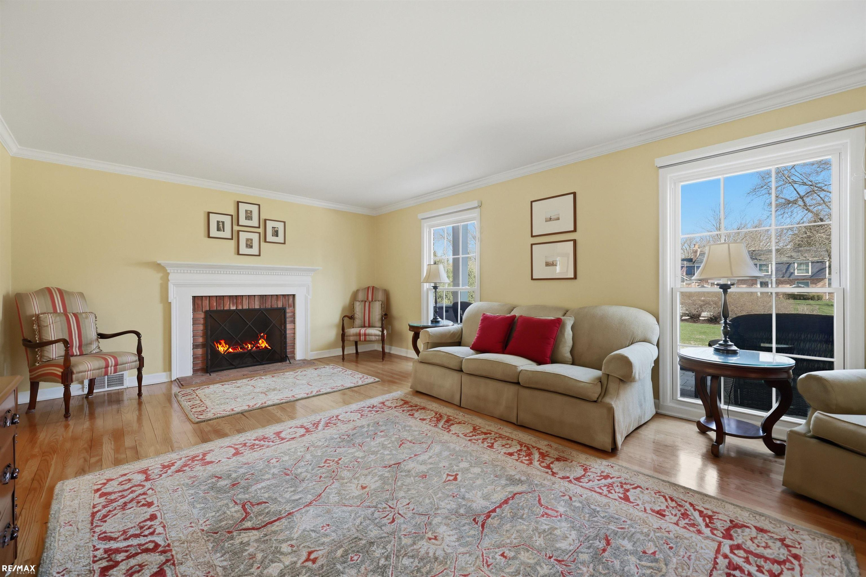 938 Candlestick Court, MI 48304 — Photo 3