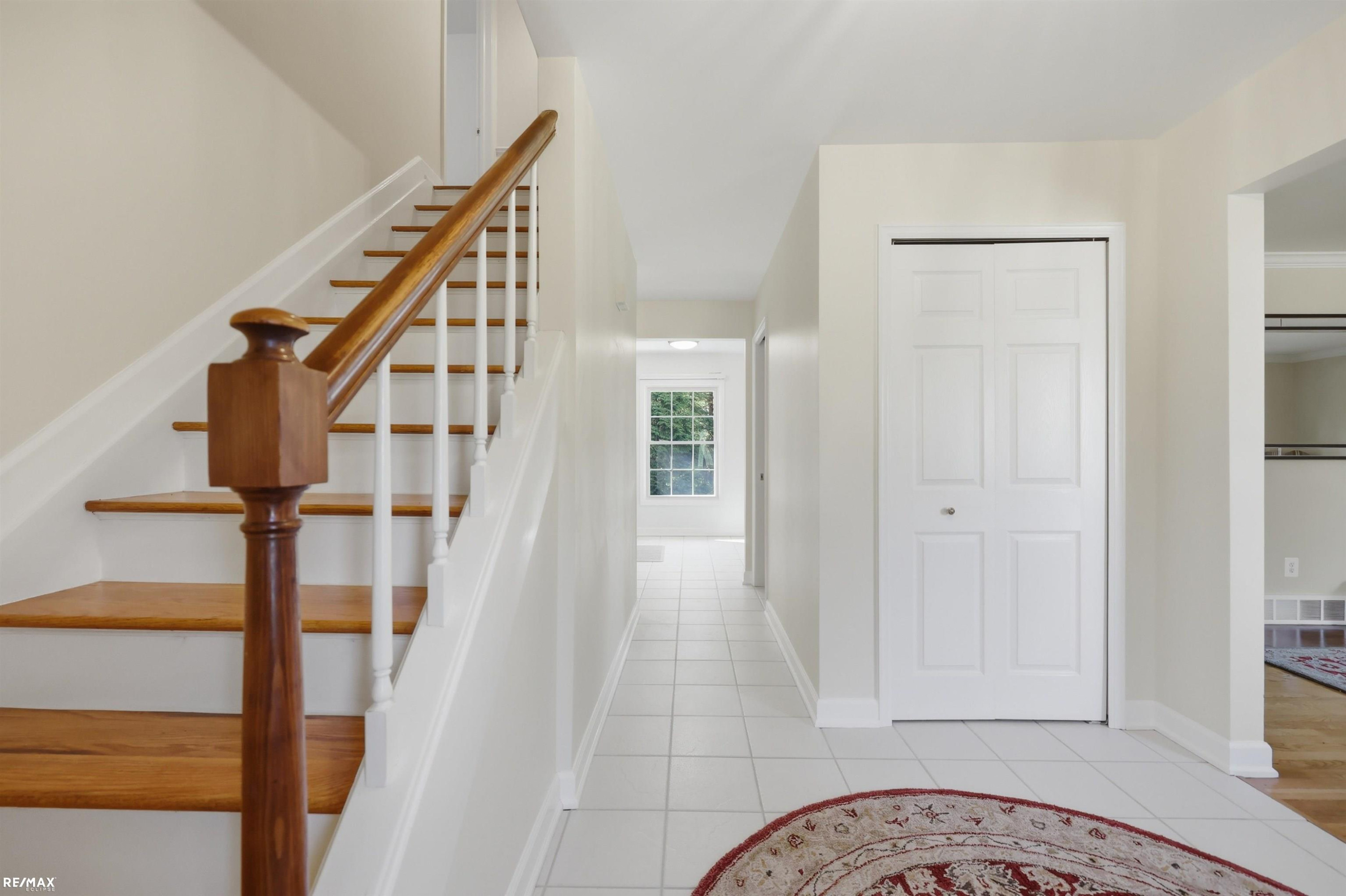 938 Candlestick Court, MI 48304 — Photo 16
