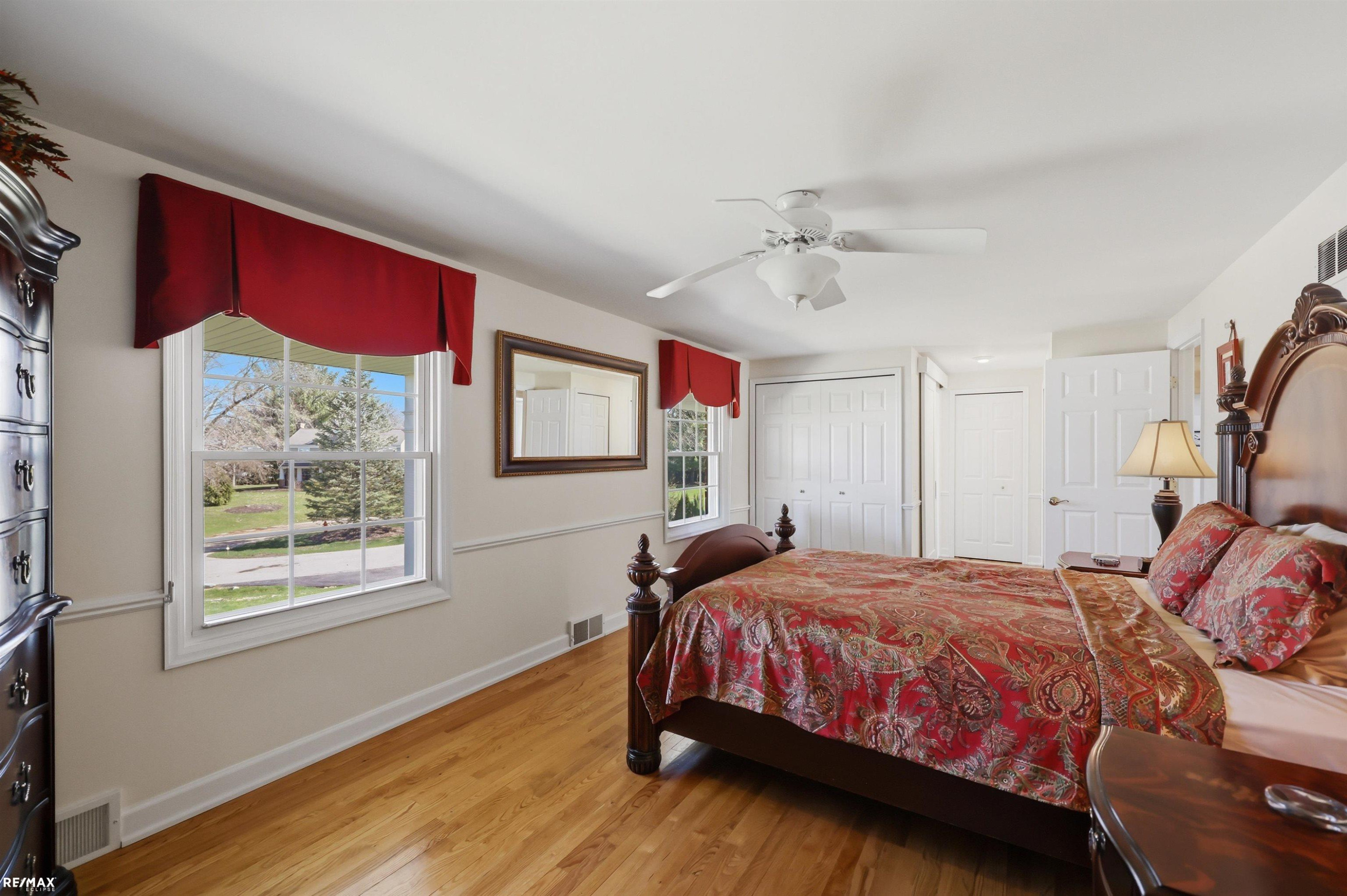 938 Candlestick Court, MI 48304 — Photo 24